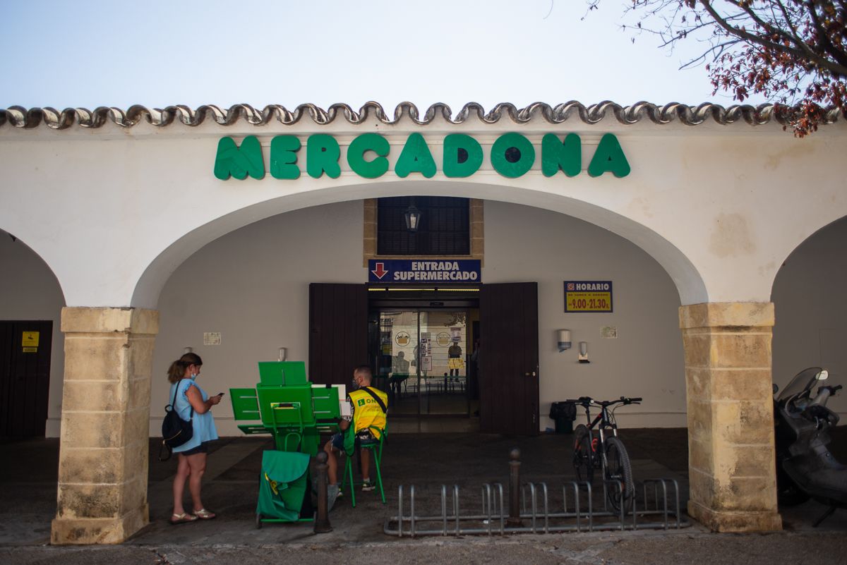 Mercadona cambia el horario de sus supermercados a partir de este lunes, mientras sus pescaderías siguen modificándose
