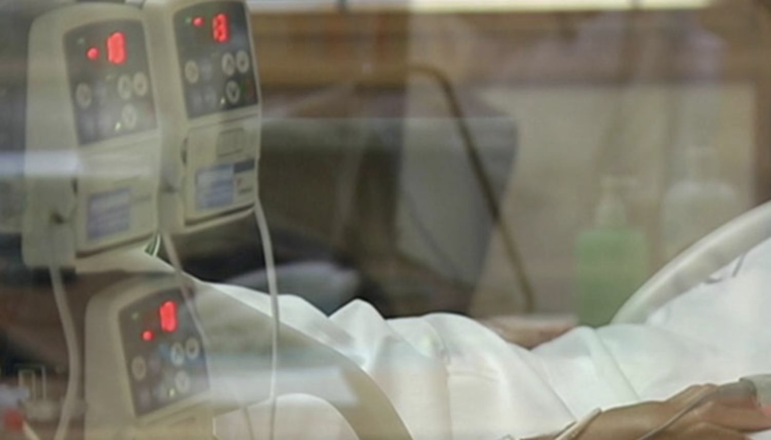 Imagen de una persona en el hospital. - Imagen de una persona en el hospital.