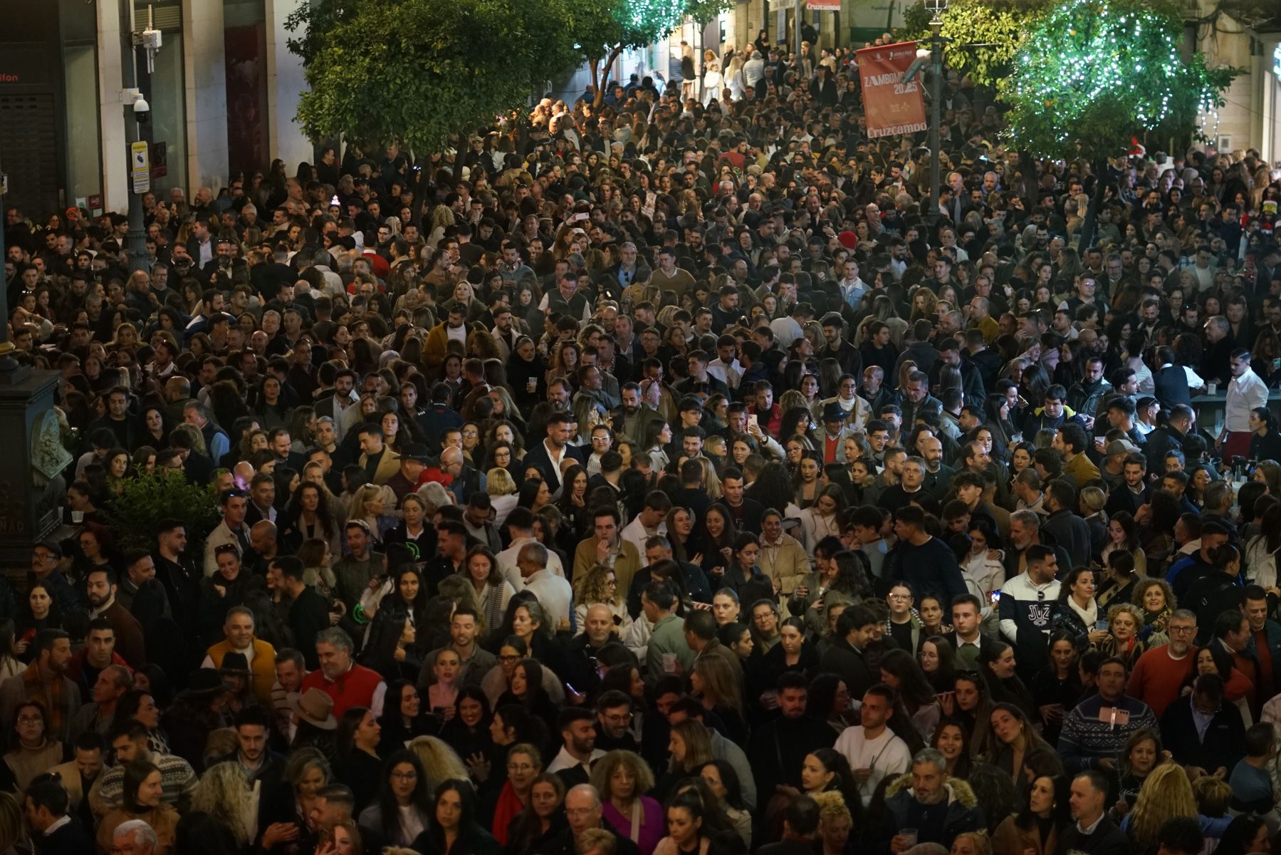 Lleno en las calles de Jerez el pasado puente por las Zambombas. - ADÁN SOTO