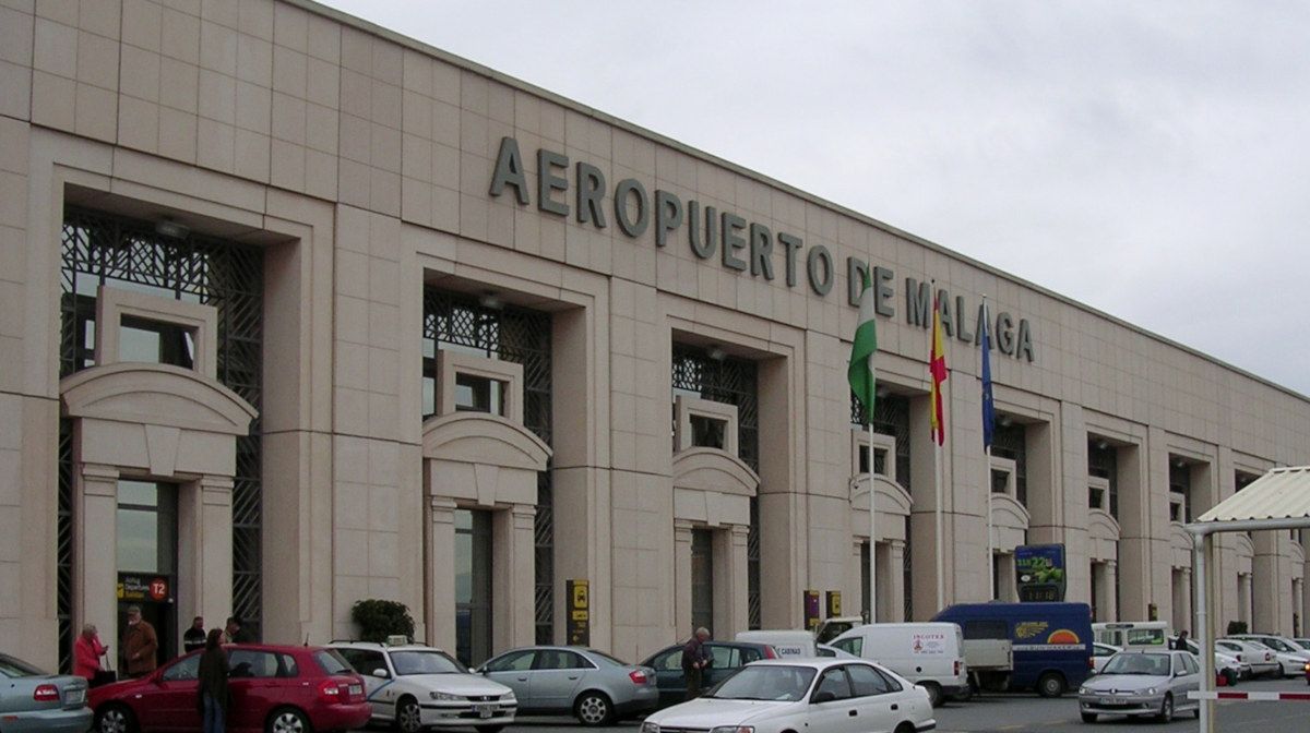 La Policía pilla montado en un avión antes de despegar al conductor que atropelló a un niño de 12 años en Torremolinos: el vuelo iba a Inglaterra
