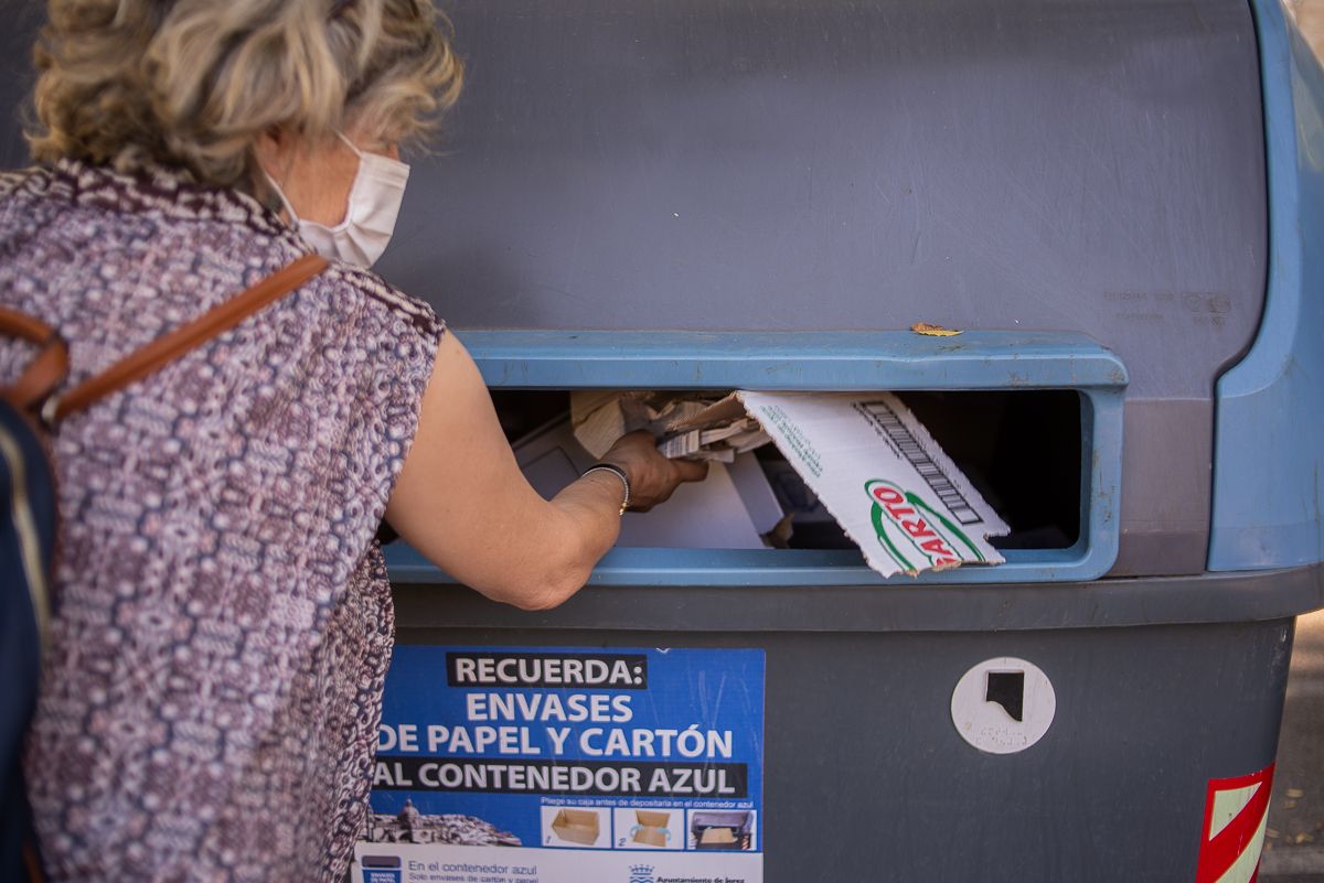 Cinco consejos para reciclar (bien) en verano