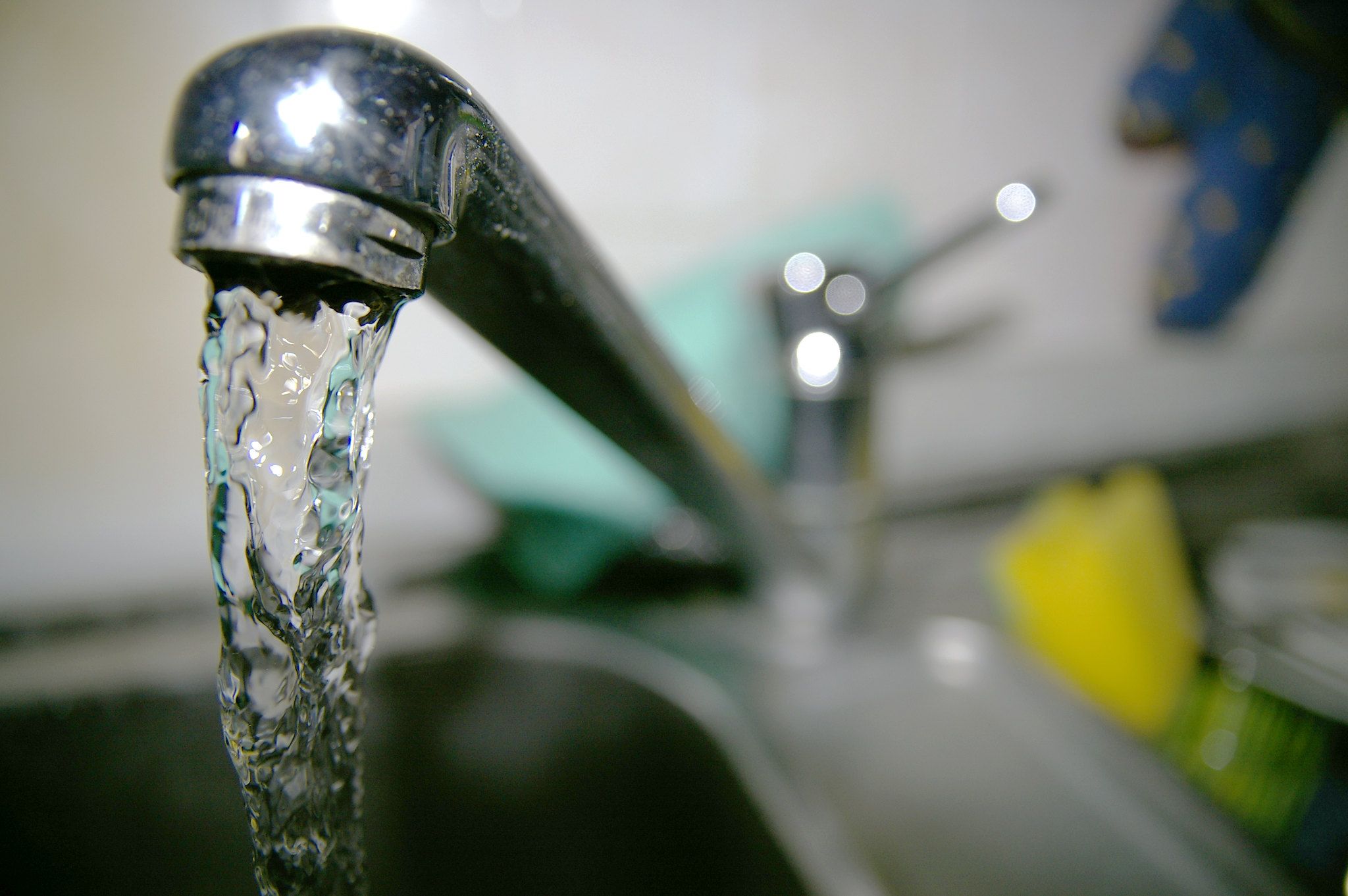 Cádiz recupera el agua limpia, pero el centro sigue bajo aviso: este es el motivo