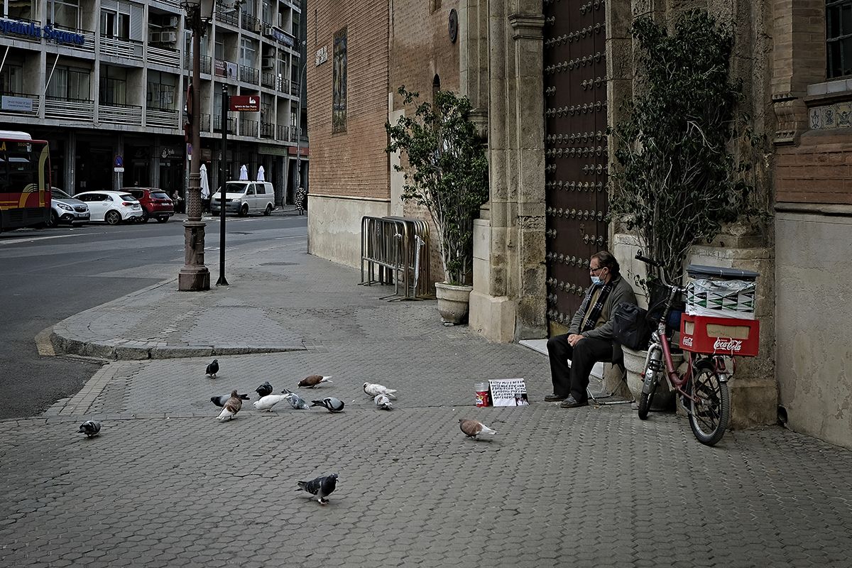 Estampas de un Jueves Santo distinto en Sevilla