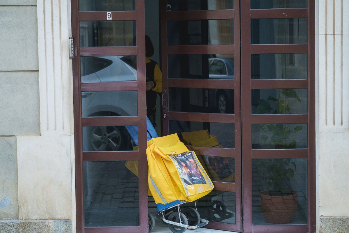 Más de 150.000 andaluces votarán por correo para el 17M