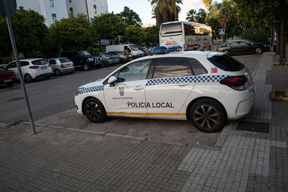 La rápida reacción de un policía local de Jerez salva a un hombre atragantado