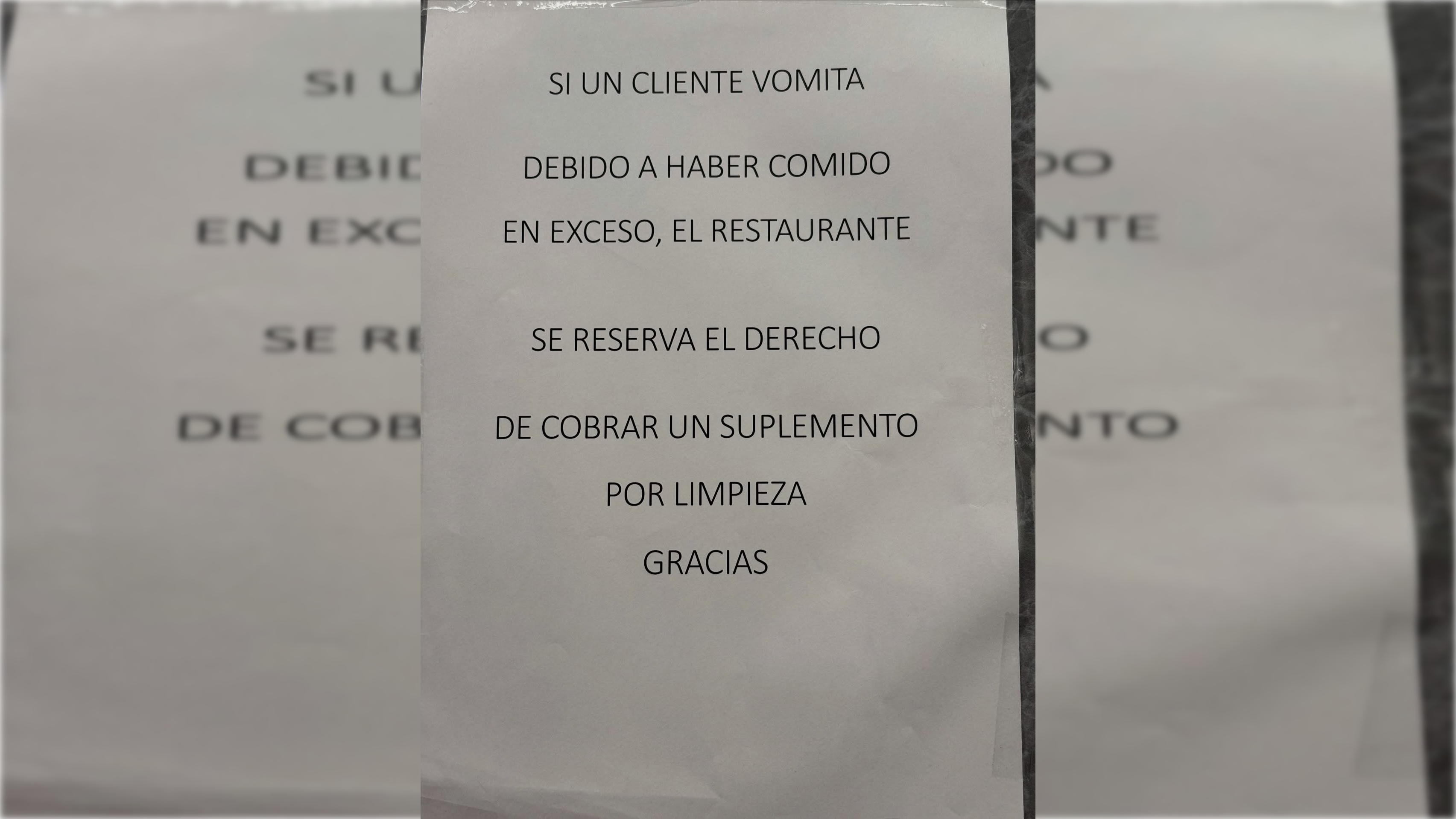 Un buffet de sushi en Sevilla cobrará a sus clientes un suplemento si vomitan: 