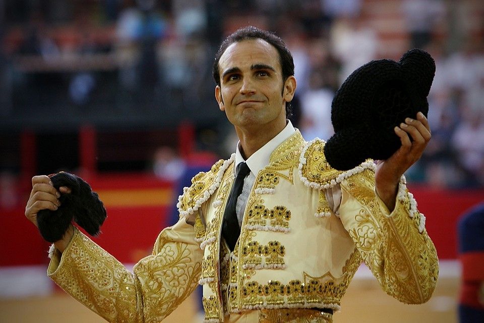 El torero Alberto Álvarez, ingresado en la UCI tras ser arrastrado por una trituradora de pienso