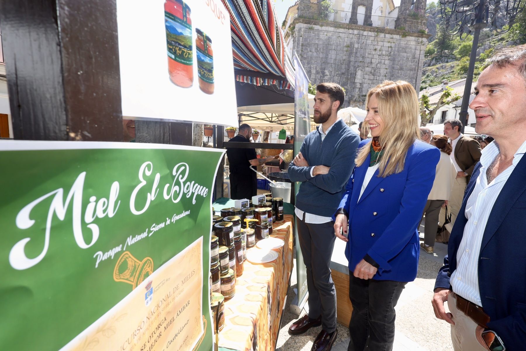 Grazalema celebra la feria 'Saborea el campo' para relanzar el turismo tras las borrascas: quesos, ibéricos, vinos y showcooking