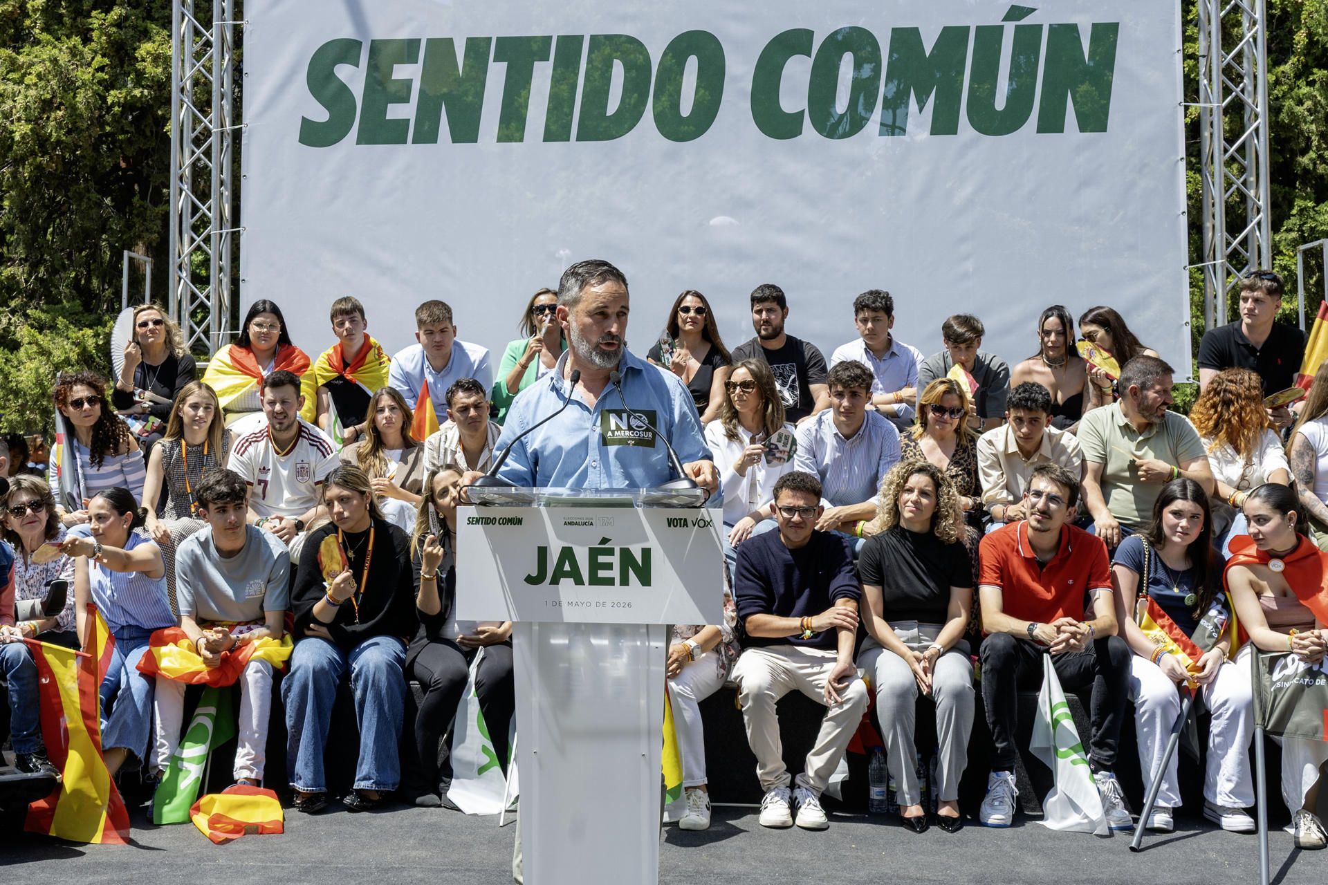 Abascal pide desde Jaén que se vote a Vox para que Juanma Moreno no tenga 