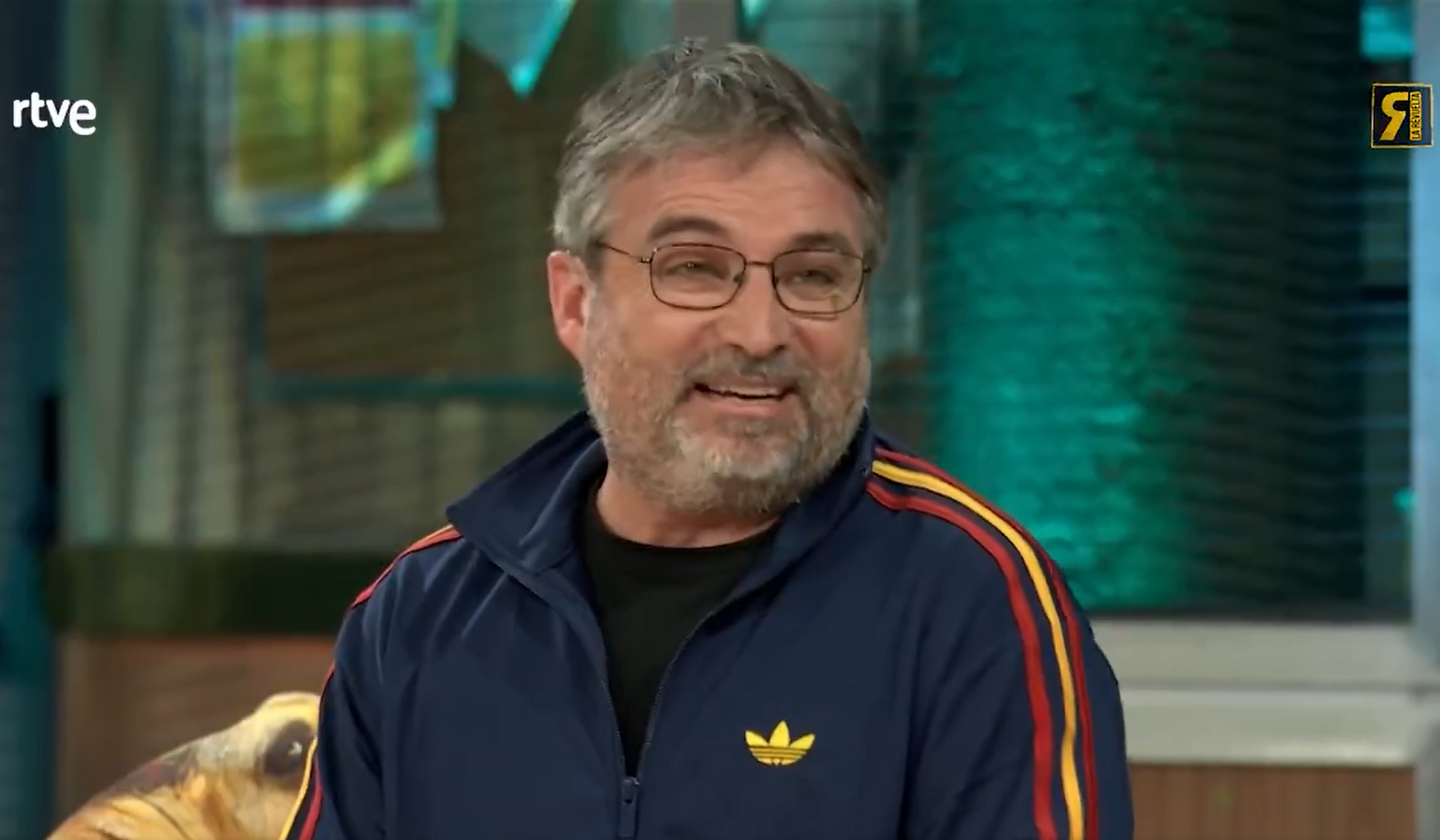 El inesperado ataque de cataplexia de Jordi Évole que dejó en silencio a 'La Revuelta'