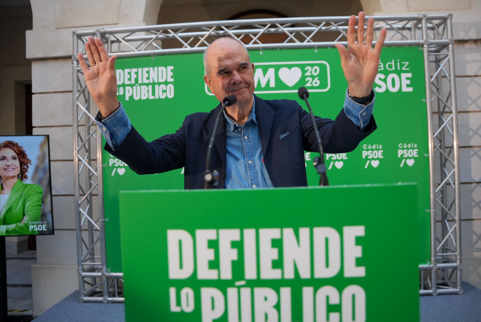Chaves desempolva su faceta mitinera en Cádiz: 