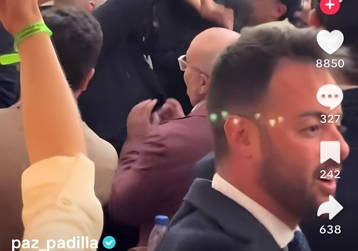 Piden la dimisión del concejal de Policía Local de El Puerto por un vídeo en la Feria de Sevilla durante la motorada