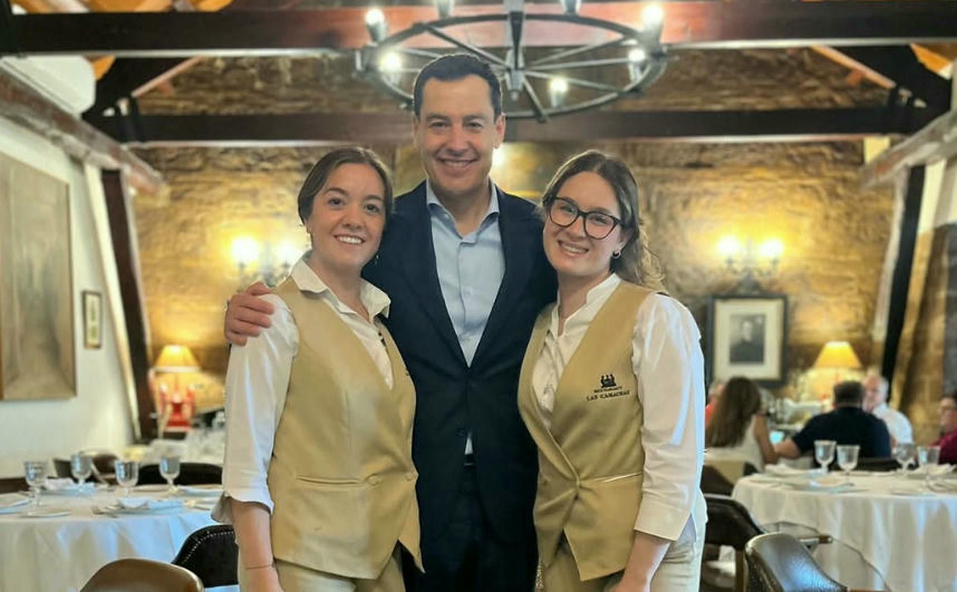 Juanma Moreno recomienda el restaurante boicoteado por subir a redes una foto suya: 