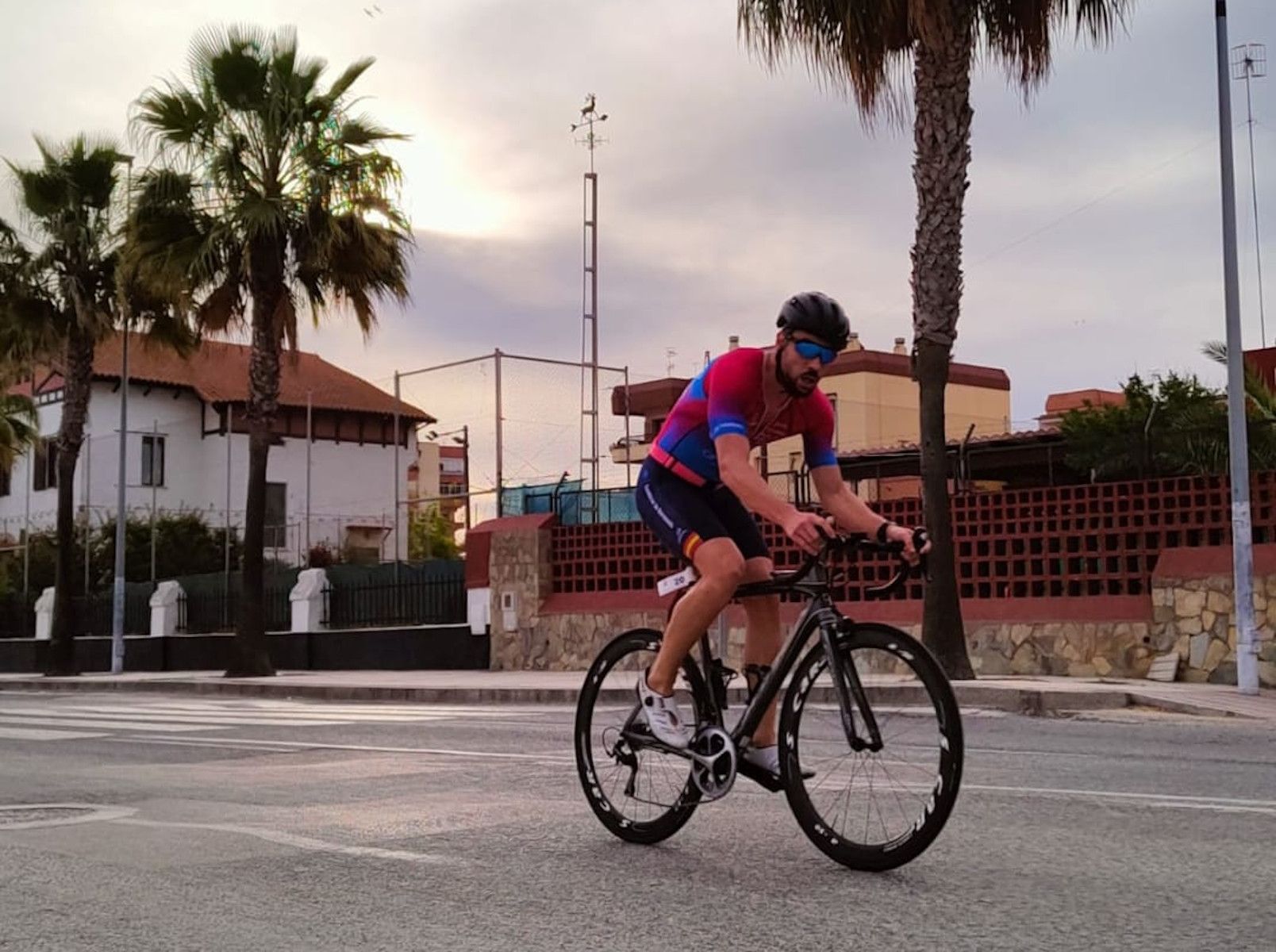 Triatlón en Sanlúcar: nadar por el Guadalquivir, pedalear y correr con vistas a Doñana