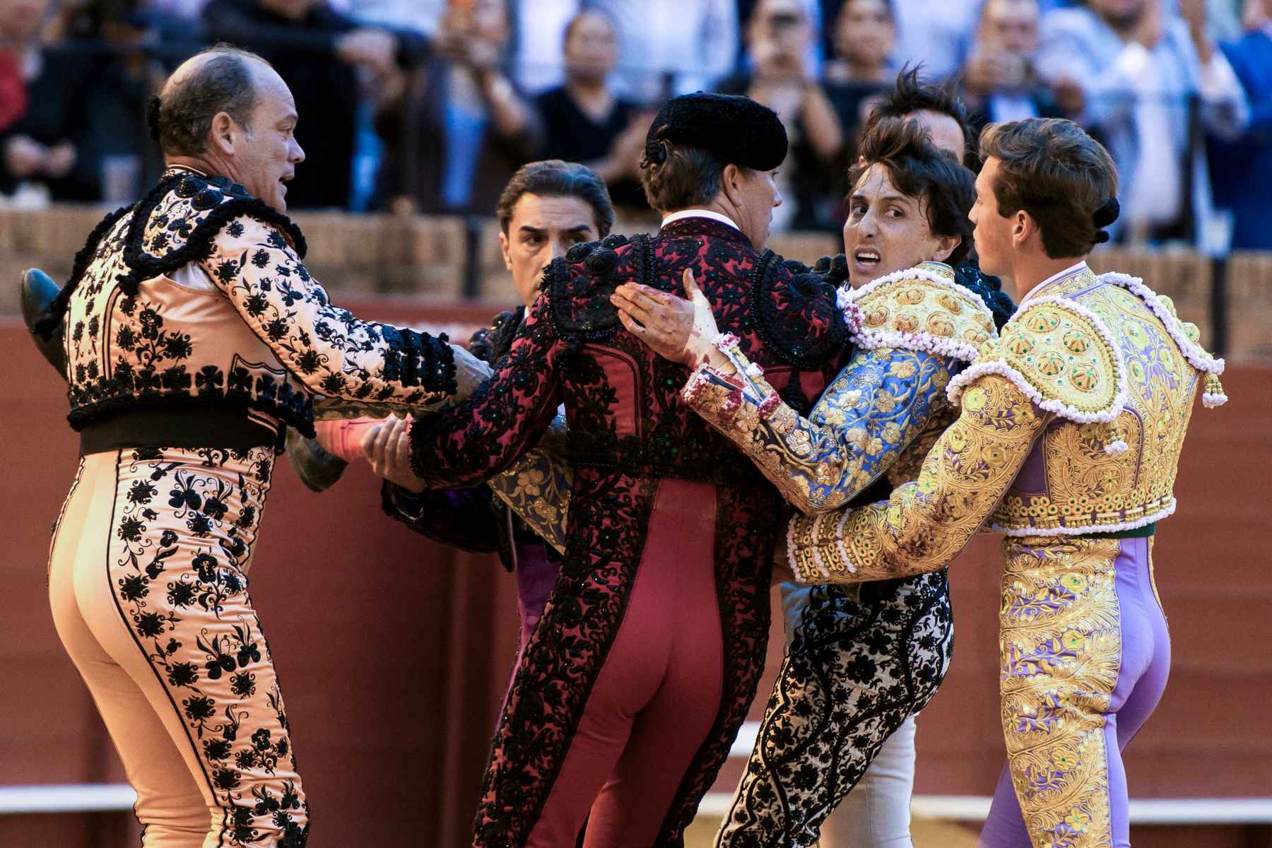 Roca Rey confirma que reaparecerá en Jerez 20 días después de ser corneado