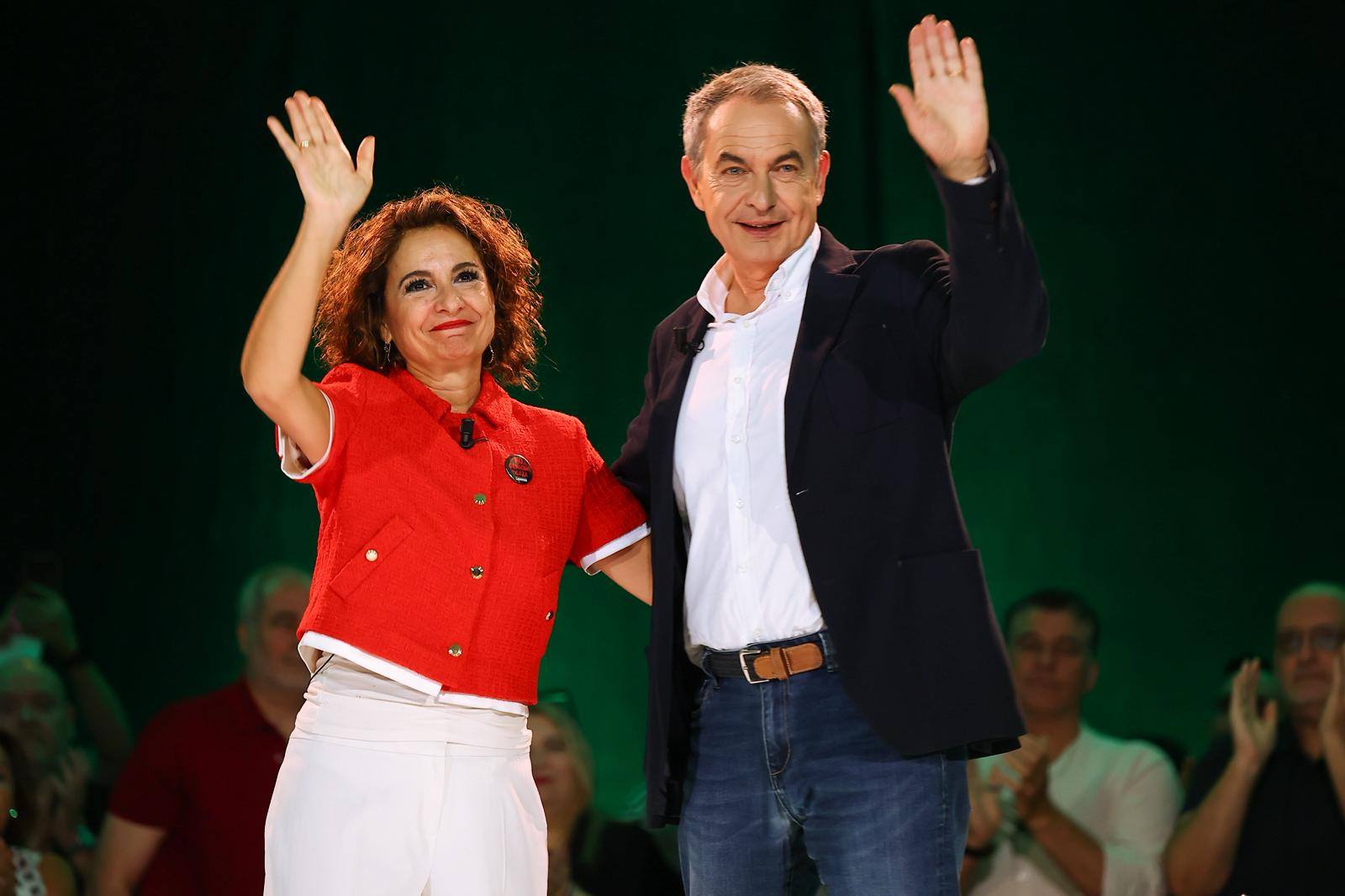 Zapatero desembarca en la precampaña andaluza para ayudar a María Jesús Montero a movilizar a una 