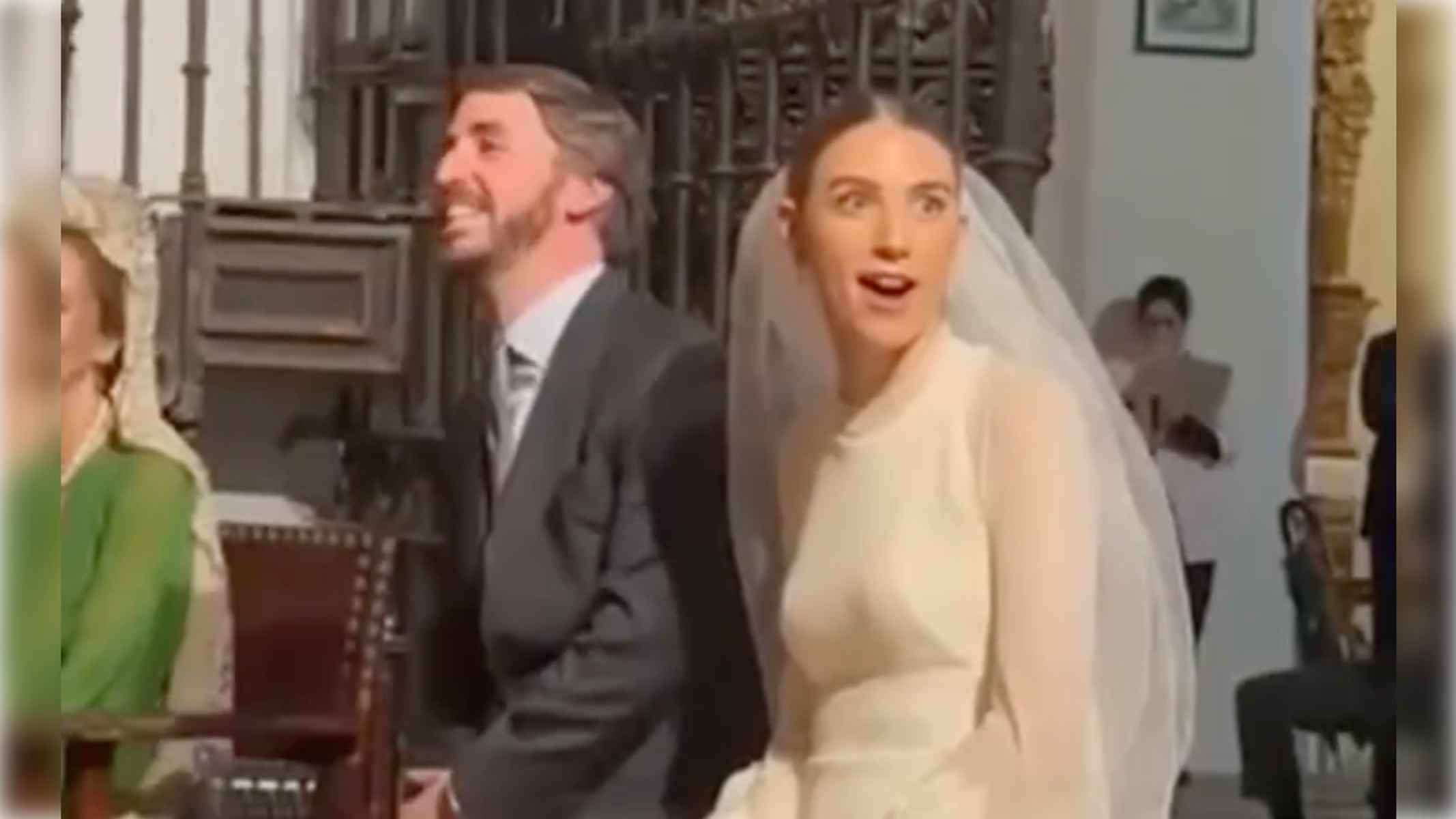 La emotiva sorpresa de Pitingo a una amiga en plena ceremonia de su boda
