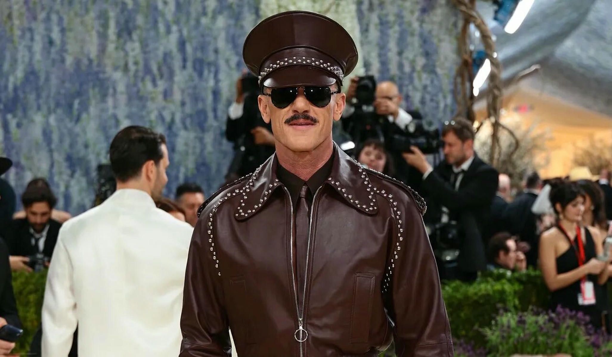 Andalucía se cuela en la MET Gala: Luke Evans deslumbra con un diseño de Palomo Spain y sombrero de Vivas Carrión