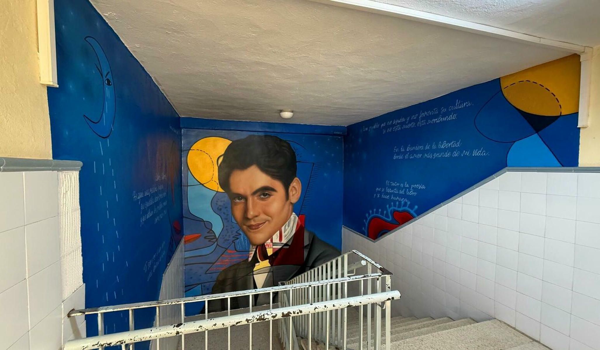 Lorca sonríe de nuevo en Jerez: el mural de Cosa.V que llena de vida el IES Lola Flores