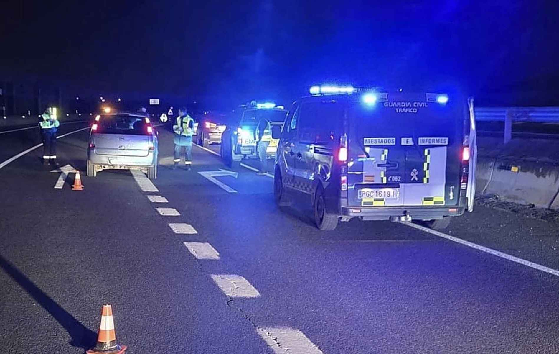 Trágico accidente en Ayamonte tras la colisión de cinco vehículos: un fallecido y un herido grave