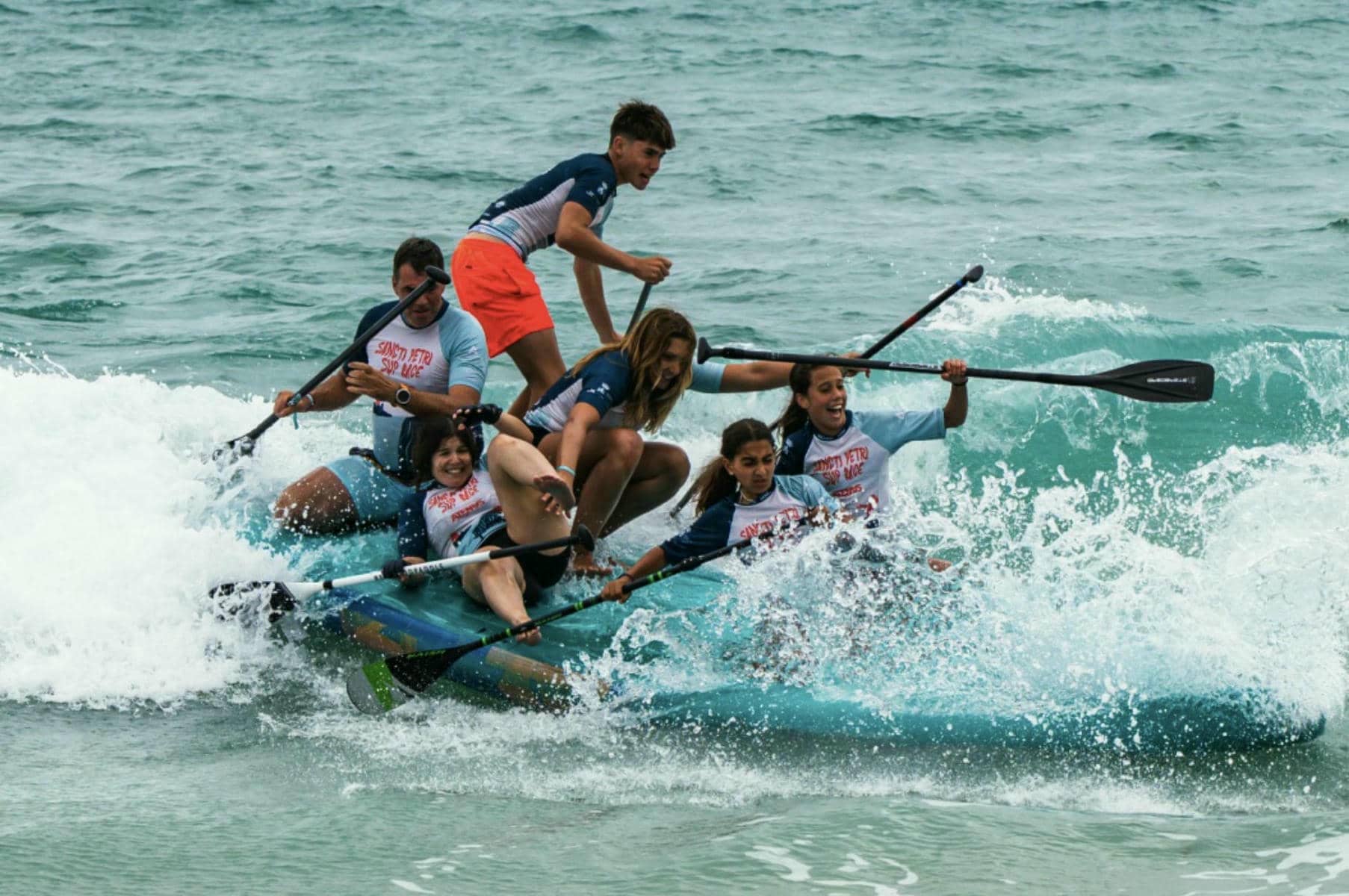 Este es el evento donde ver a más de 150 deportistas compitiendo en 'paddle surf' en la playa de La Barrosa
