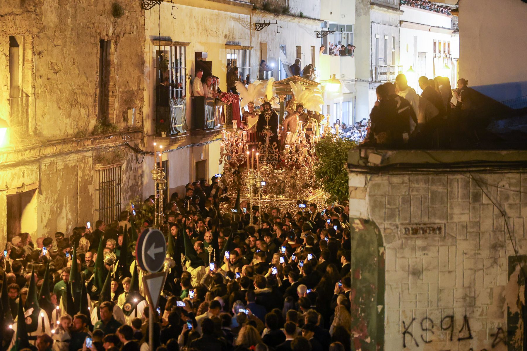 El inolvidable paso por la Peña La Bulería de La Yedra esta Madrugada de Viernes Santo en Jerez