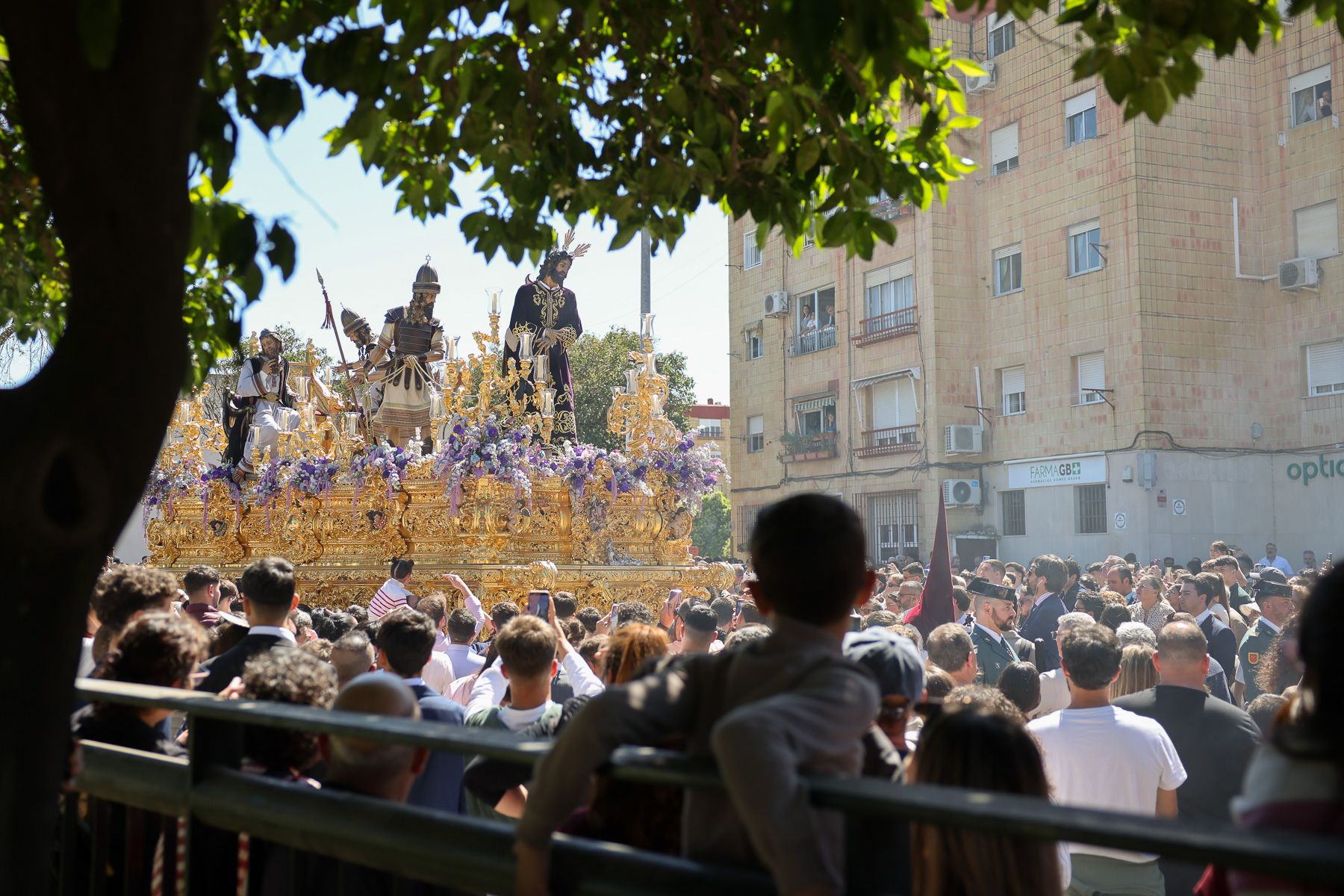 El Soberano Poder, alma y orgullo de La Granja en la calle