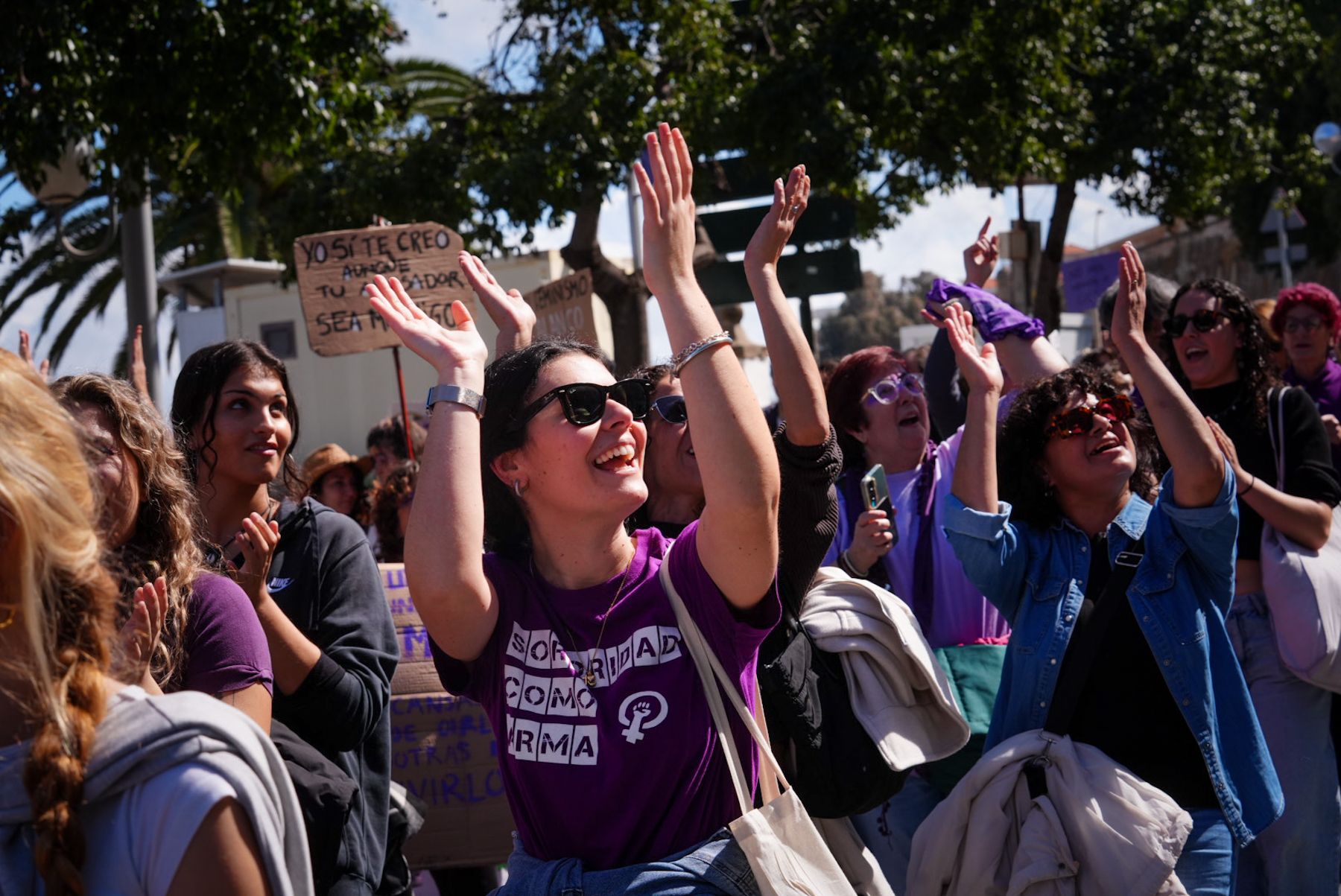 El 8M devuelve a las calles de Cádiz a miles de personas
