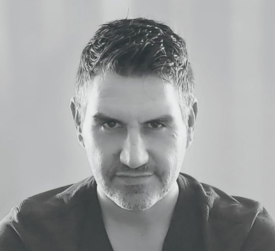 Adrián Martínez