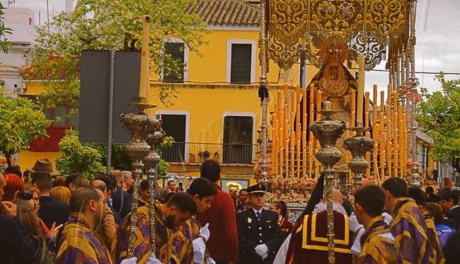La Virgen del Patrocinio en su paso de palio.