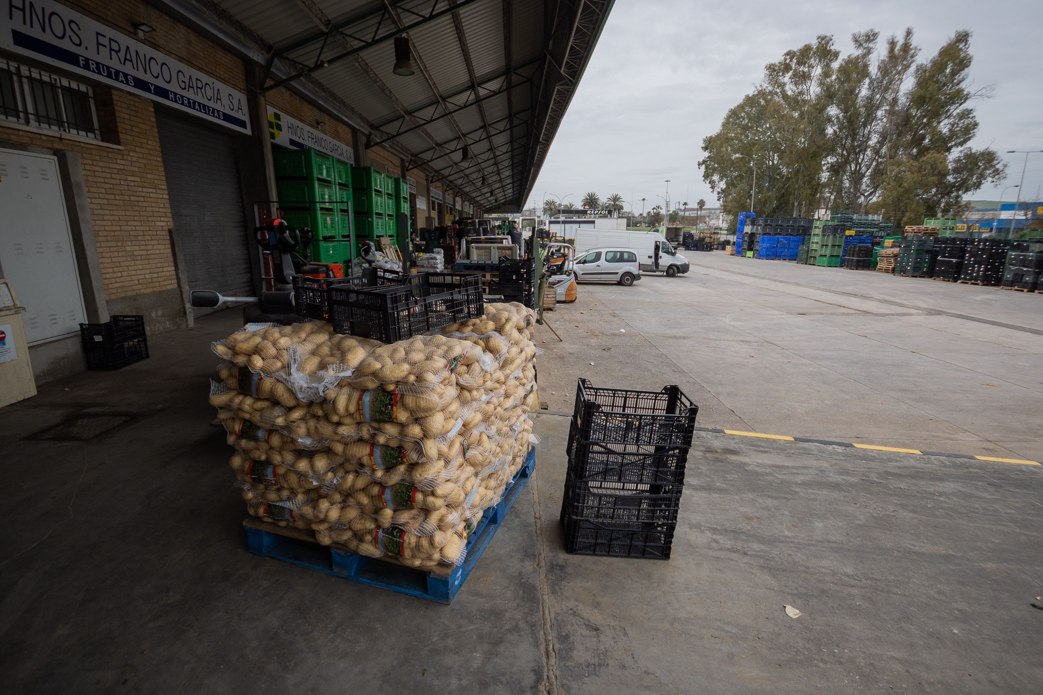 Alimentos perecederos empiezan a escasear en plataformas logísticas de Andalucía.