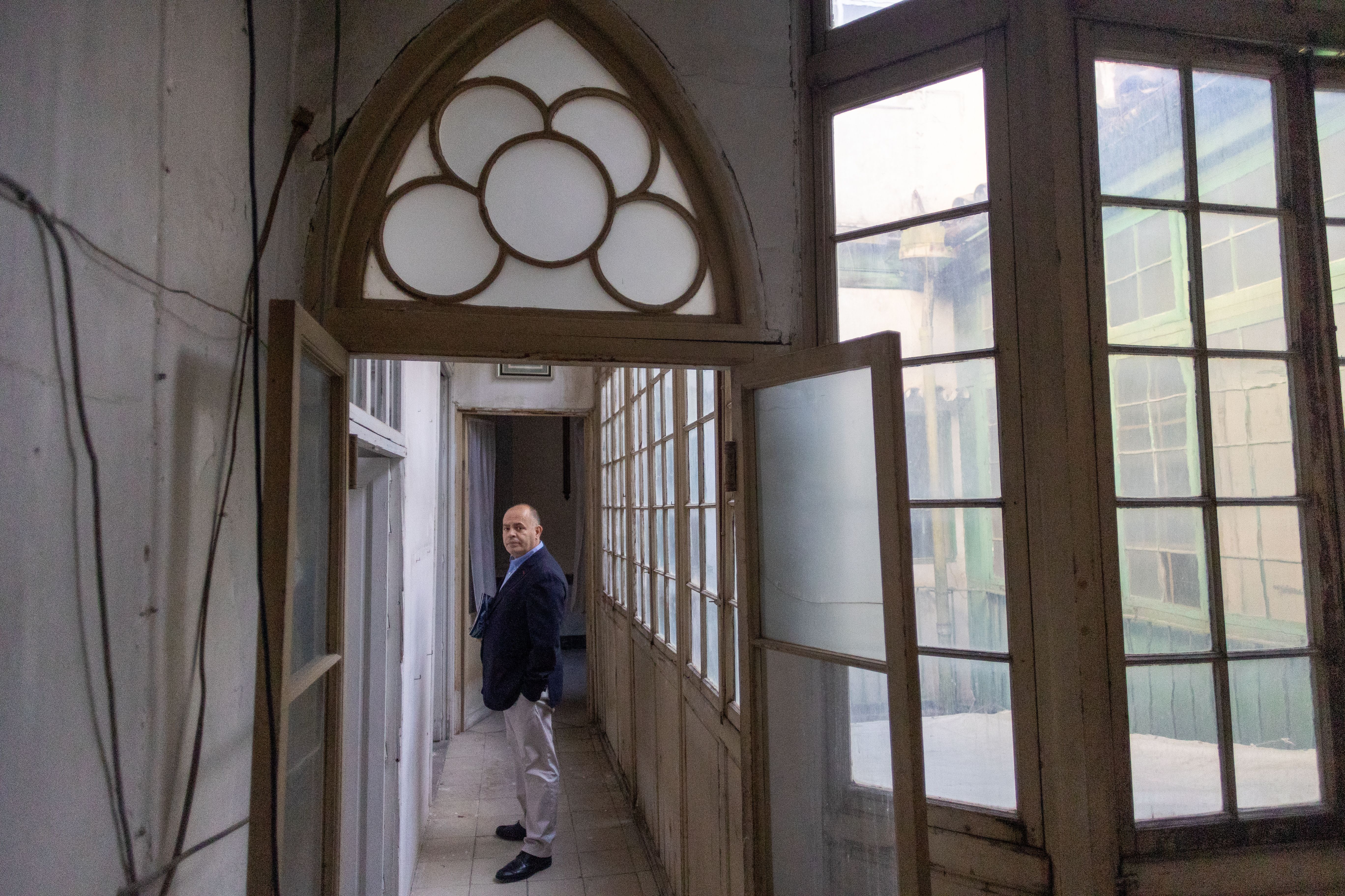 Fulgencio Meseguer, dentro del palacio de la Condesa de Casares.