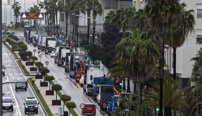 marcha lenta camioneros cadiz (Germán Mesa)4