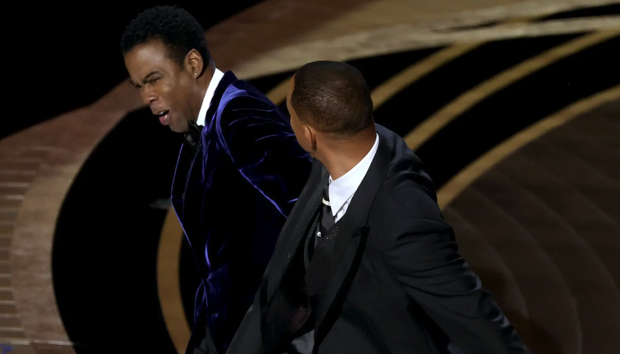El momento en el que Will Smith propina un bofetón a Chris Rock. El momento en el que Will Smith propina un bofetón a Chris Rock.