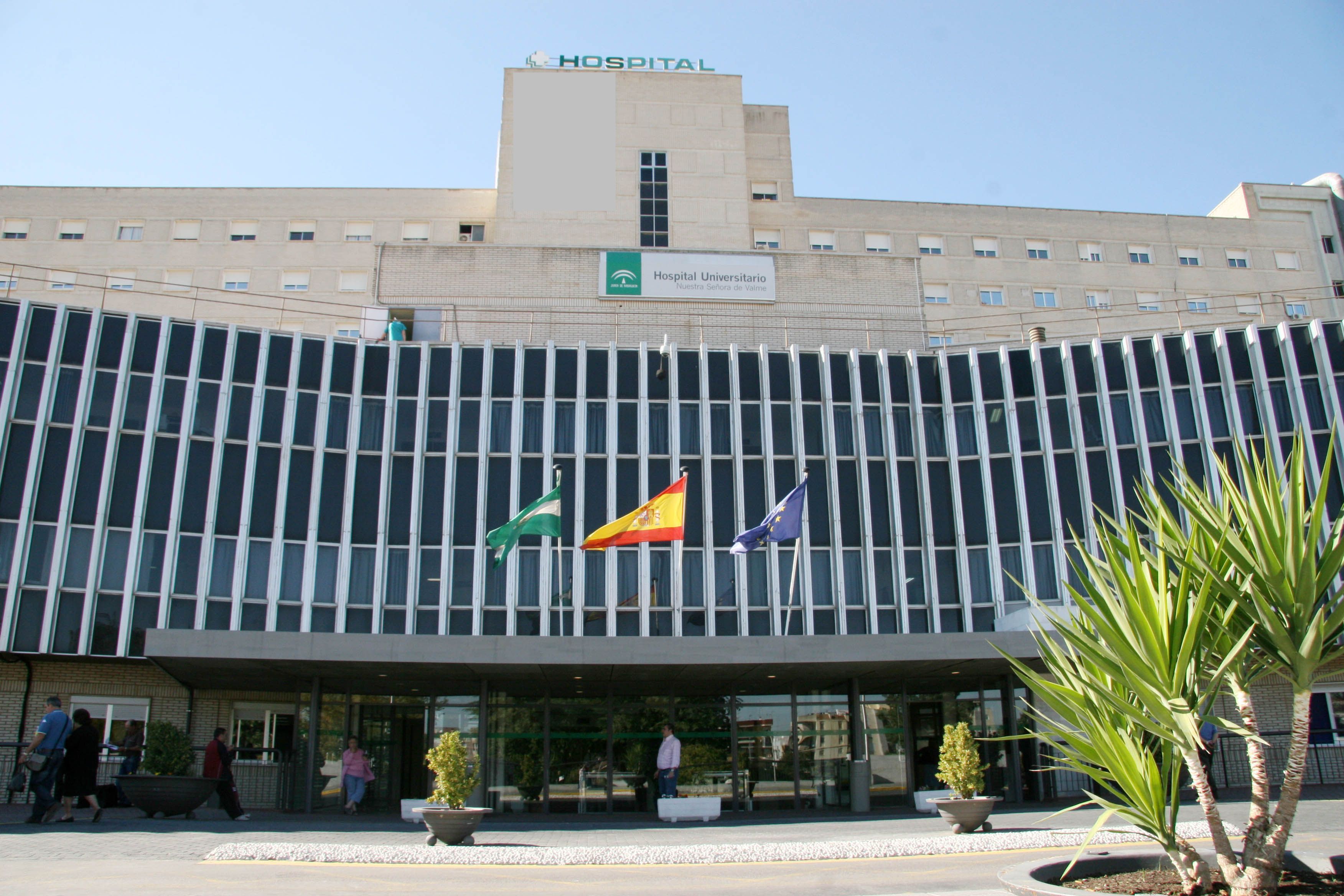 Fachada del Hospital Virgen de Valme, en Sevilla. Foto: Belén Vargas Fachada del Hospital Virgen de Valme, en Sevilla. Foto: Belén Vargas