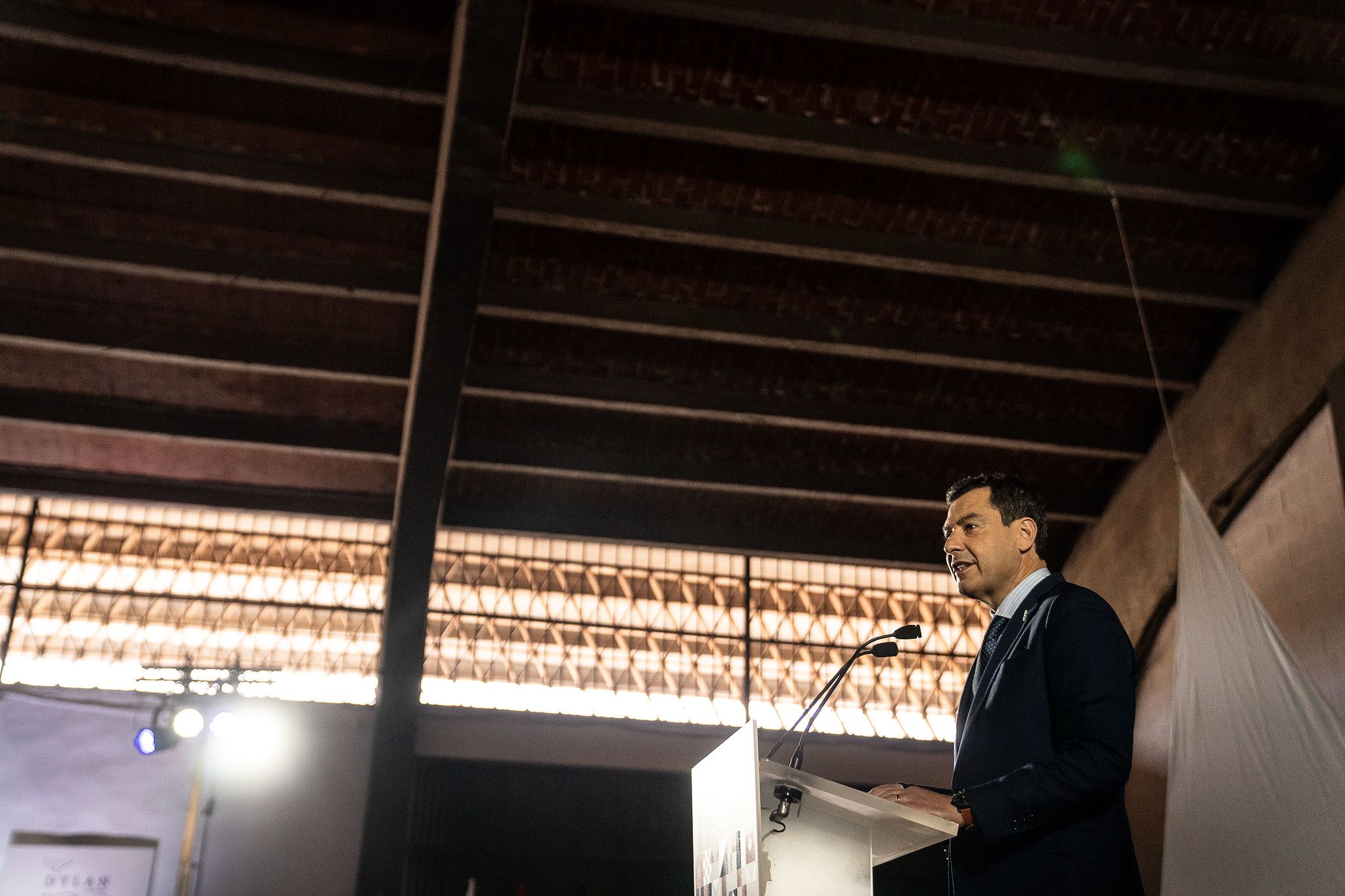 Los contratos a dedo adjudicados por la Junta, puestos en duda.