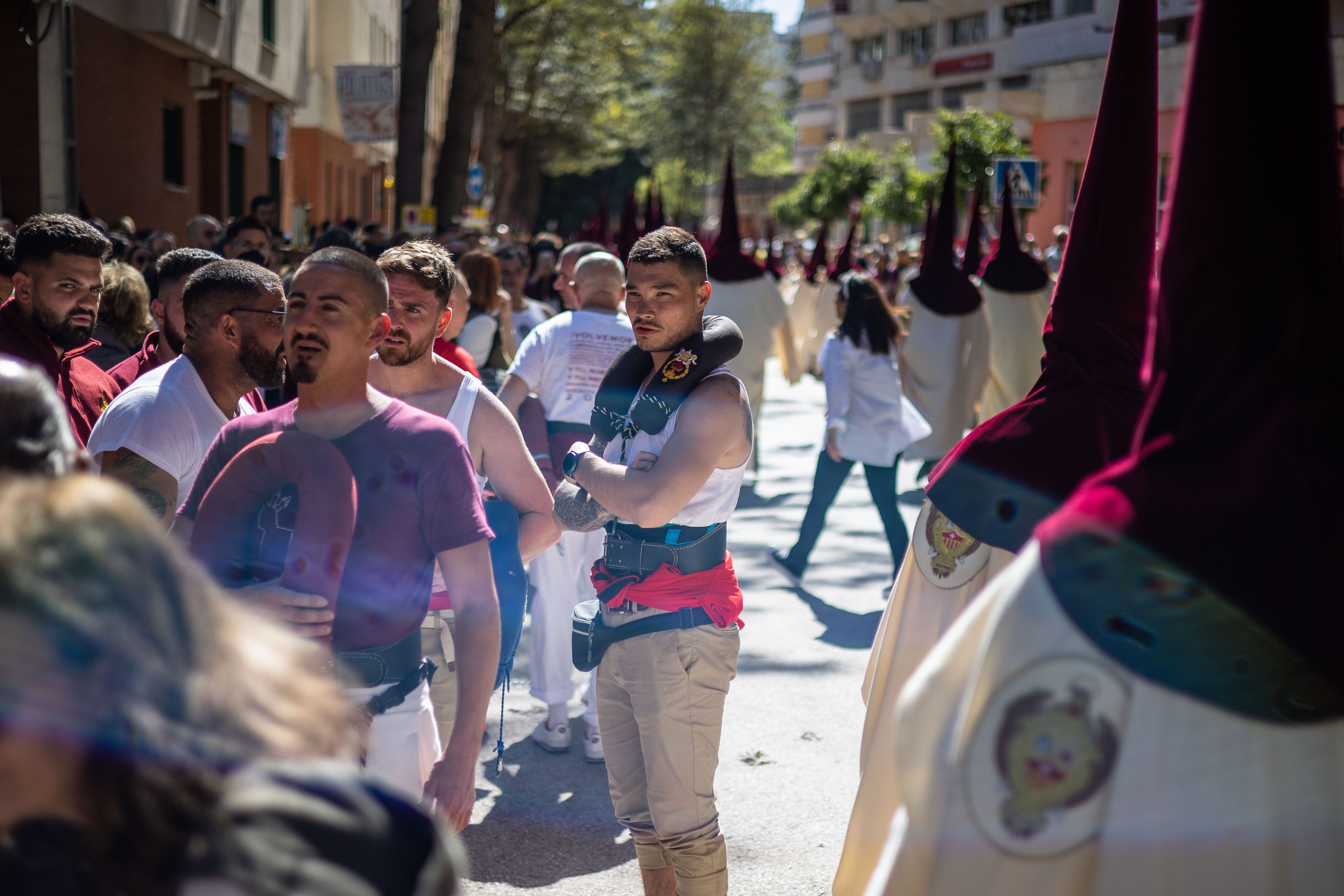 Costaleros y nazarenos del Soberano Poder el pasado Miércoles Santo.