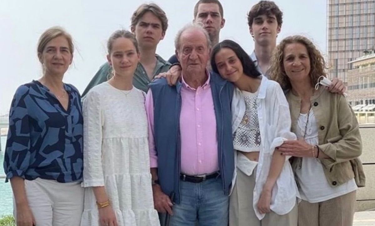 ¿Es un montaje esta foto de la Familia Real en Abu Dabi? ¿Es un montaje esta foto de la Familia Real en Abu Dabi?