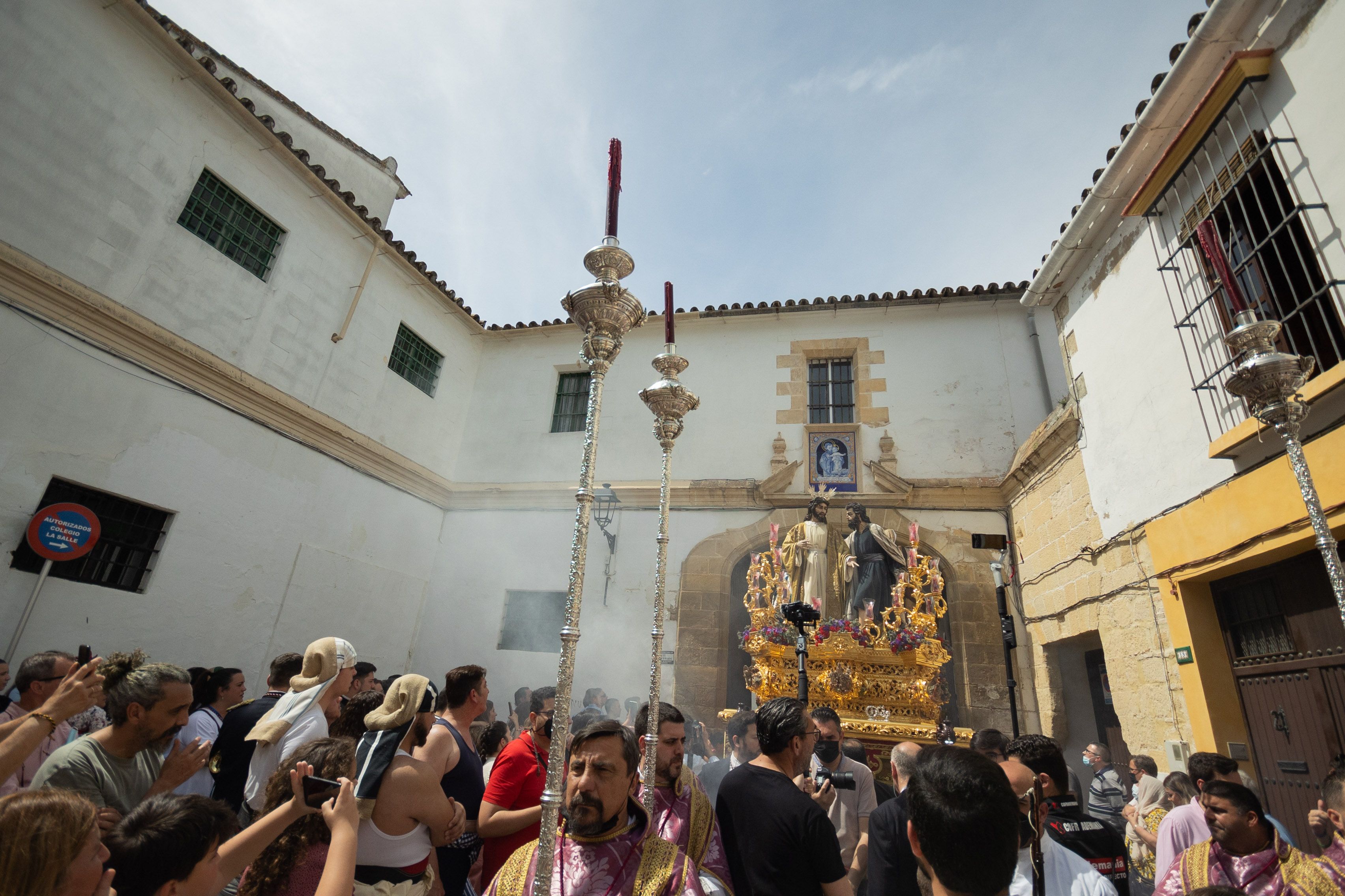 La Clemencia saliendo de regreso desde la escuela de San José. MANU GARCÍA