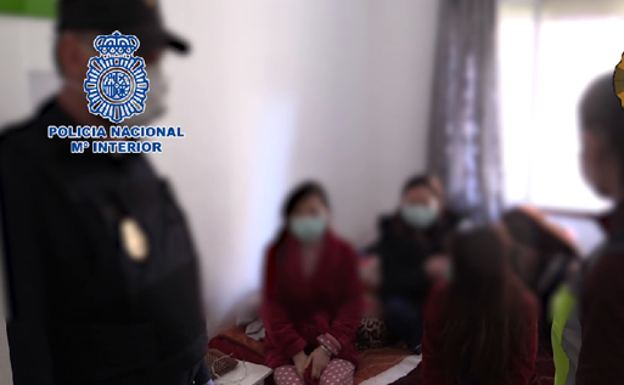 Imagen de otra operación de la Policía dedicada también a la trata de seres humanos. Imagen de otra operación de la Policía dedicada también a la trata de seres humanos.
