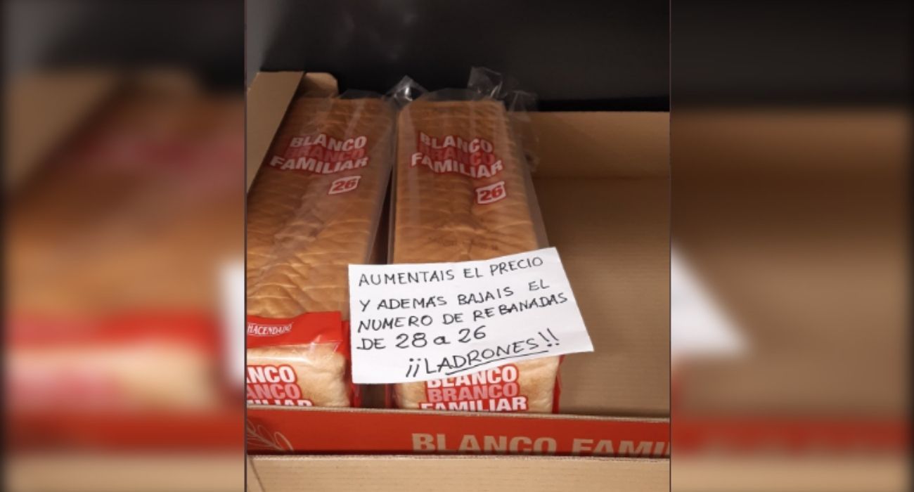 La queja de un cliente en un pan de molde. La queja de un cliente en un pan de molde.