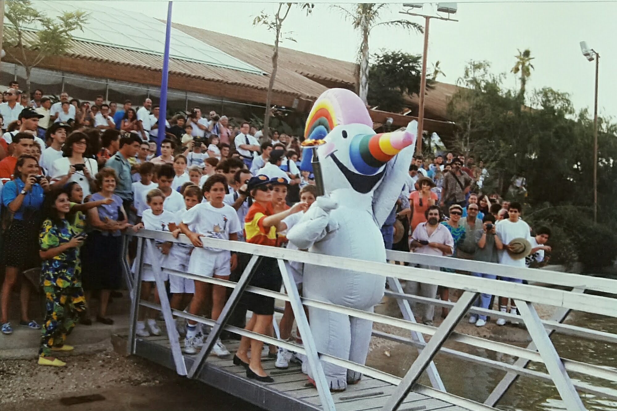 Una foto de Curro durante la Expo92 publicada por la fundación Legado Expo. Una foto de Curro durante la Expo92 publicada por la fundación Legado Expo.