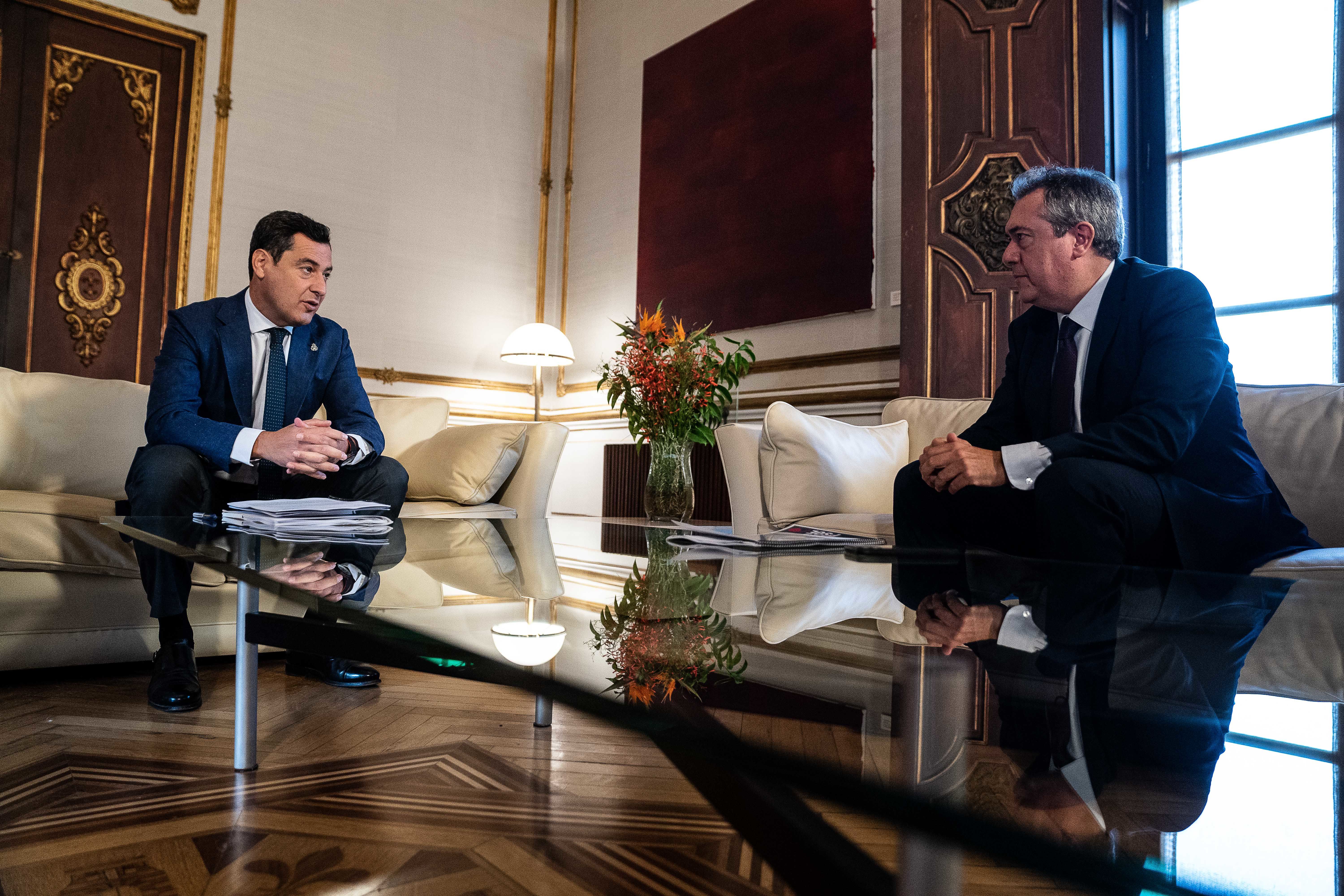 Moreno y Espadas, en un encuentro en octubre del año pasado en San Telmo, sede de la presidencia de la Junta de Andalucía.