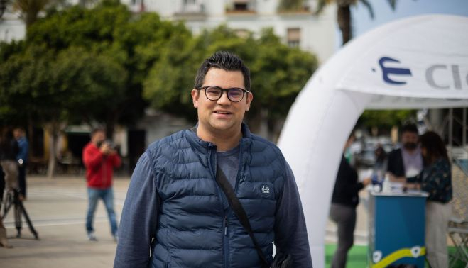 Pablo viene desde Cádiz a realizar una entrevista.