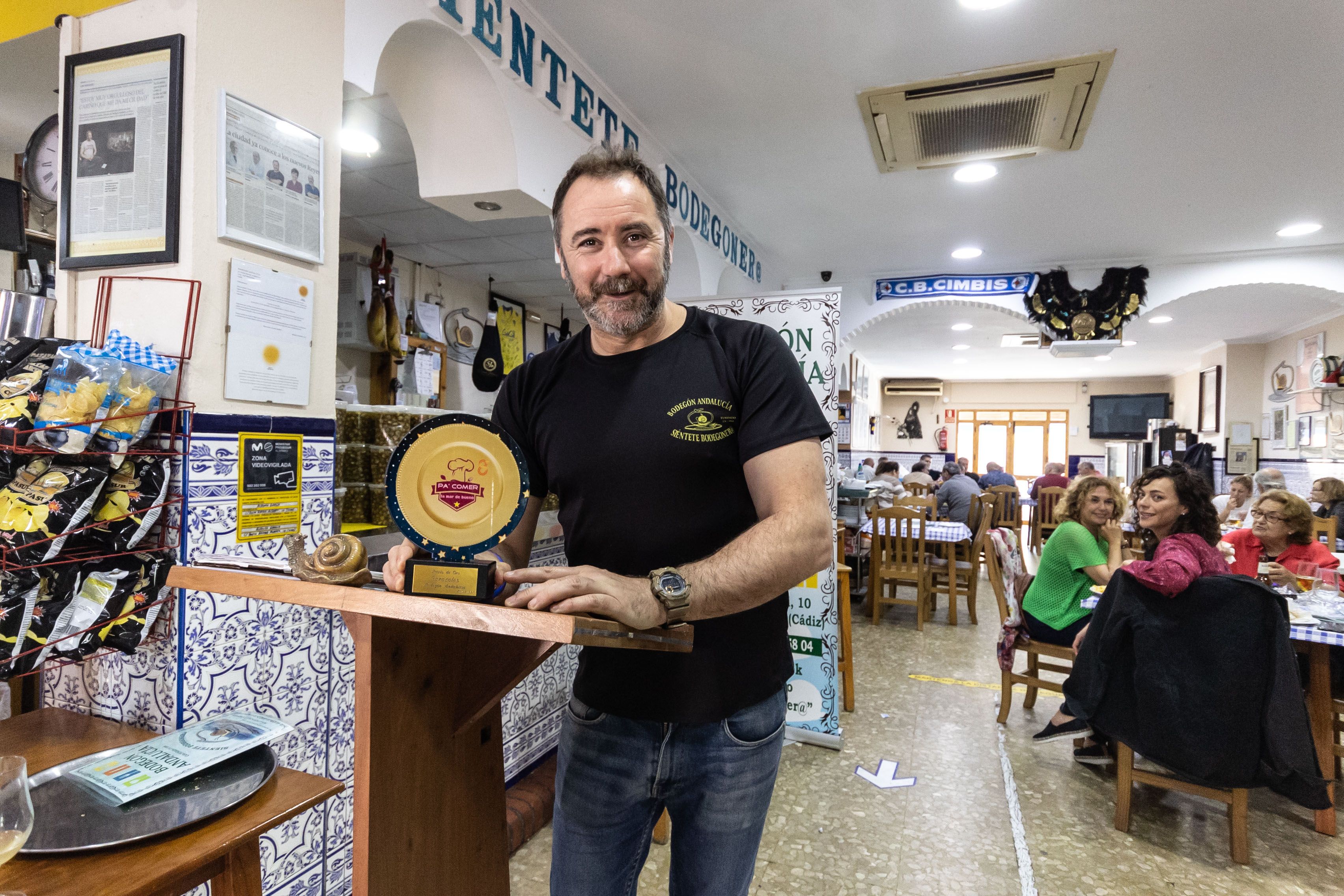 Alfonso García, dueño del Bodegón de Andalucía en San Fernando, que prevé abrir a principios de año una cafetería y heladería.