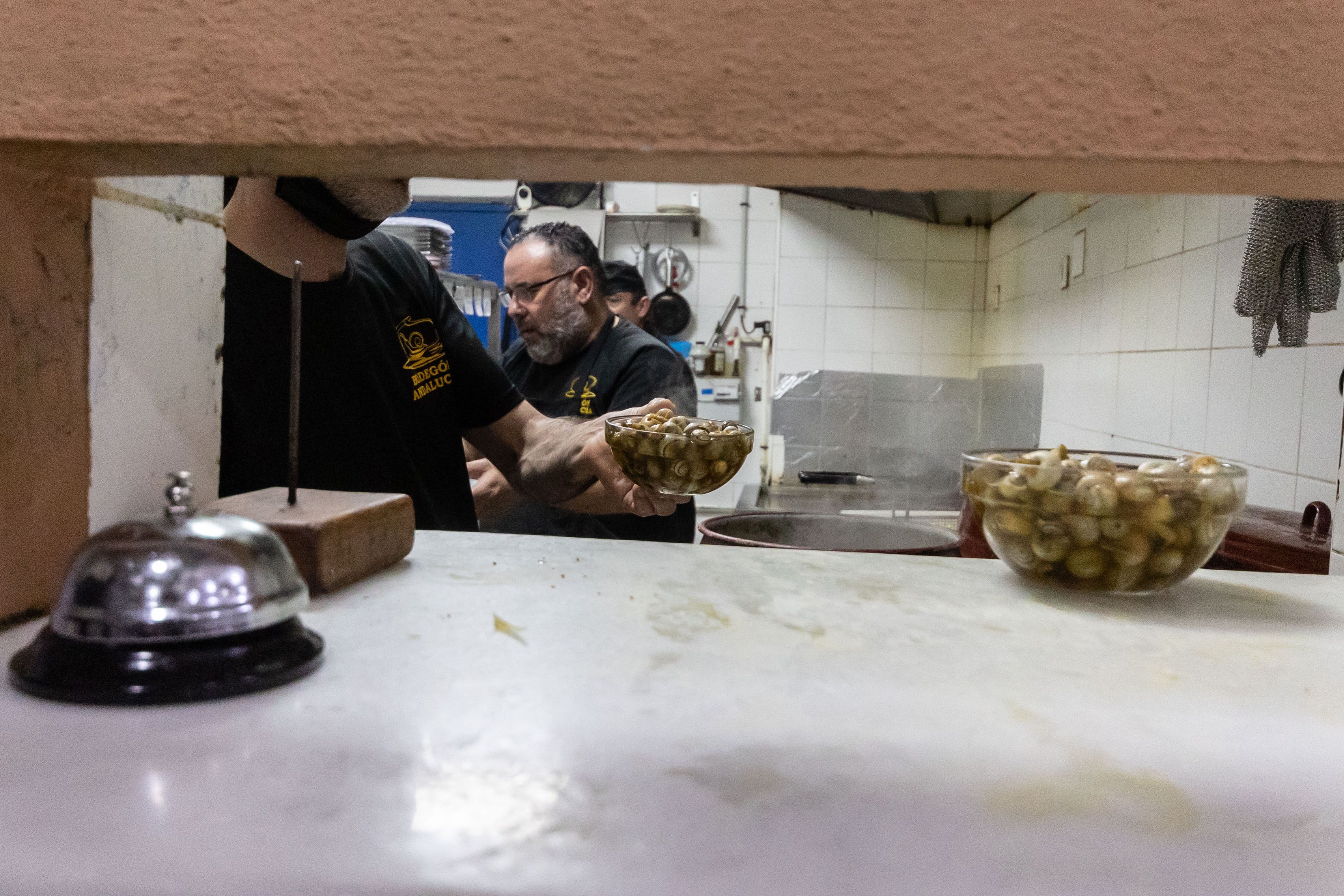 Preparación de las tapas de caracoles.