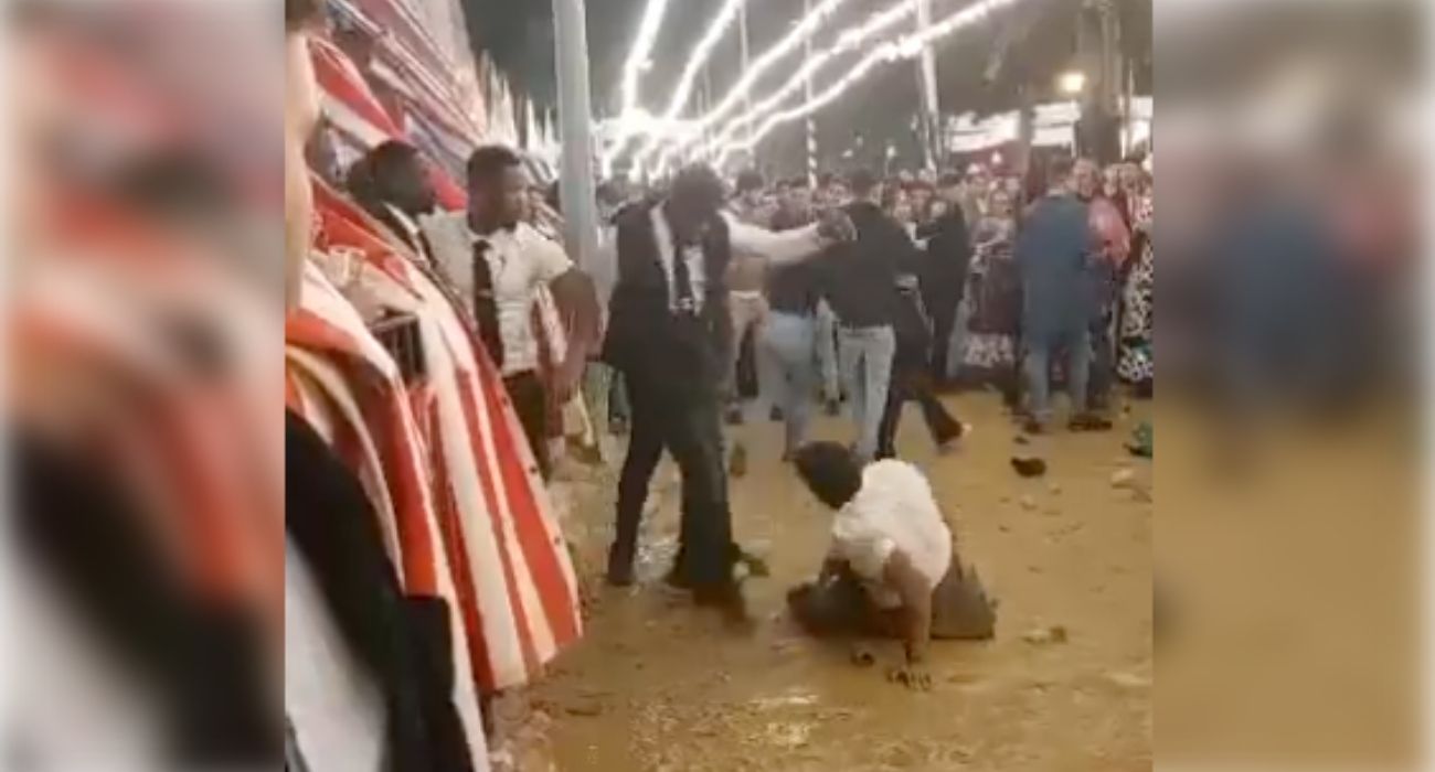 Una imagen de la brutal paliza a un joven. Una imagen de la brutal paliza a un joven.