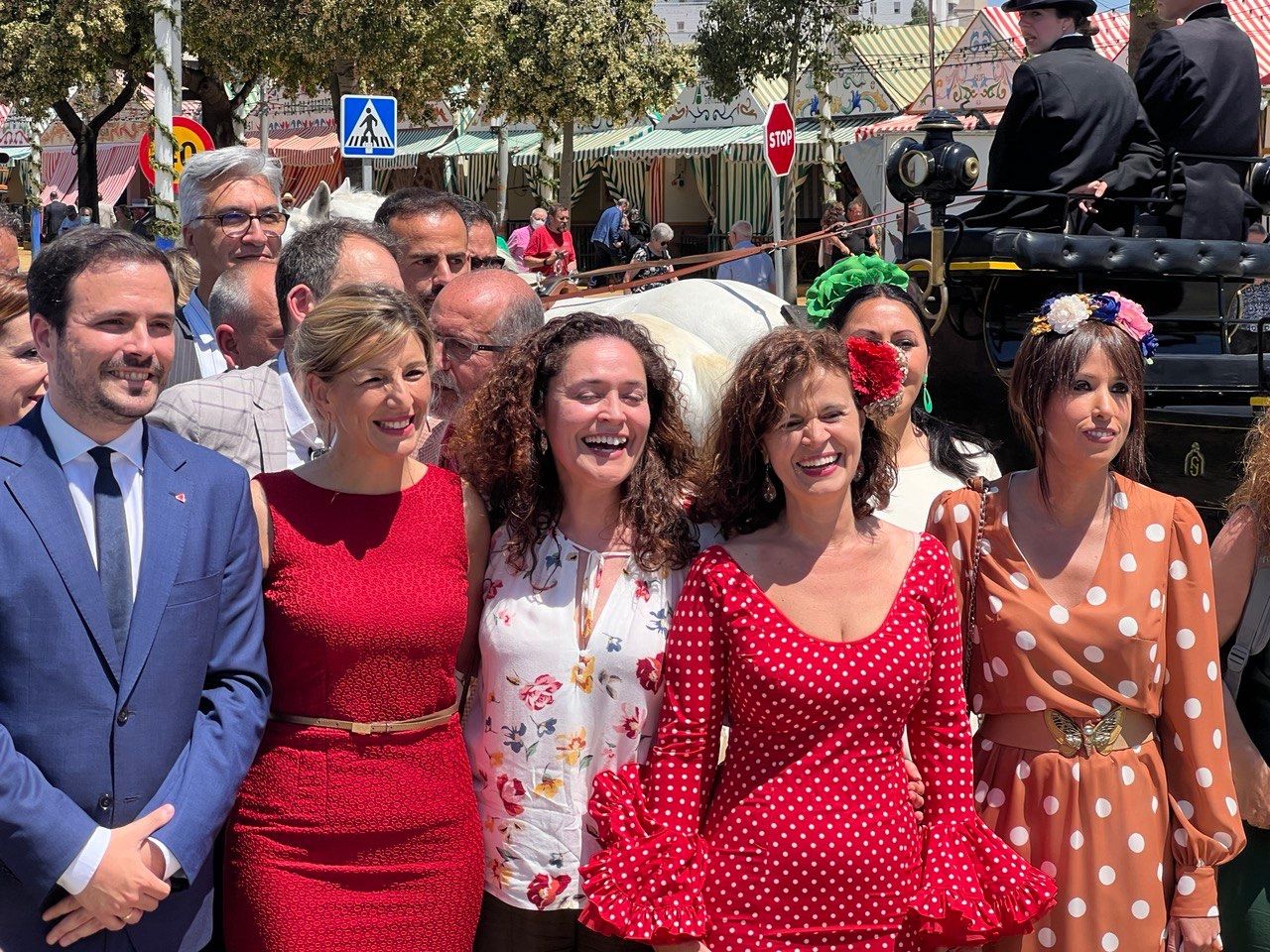 Inmaculada Nieto (IU), Esperanza Gómez (Más País) y Martina Velarde (Podemos) juntas en la visita de Yolanda Díaz.