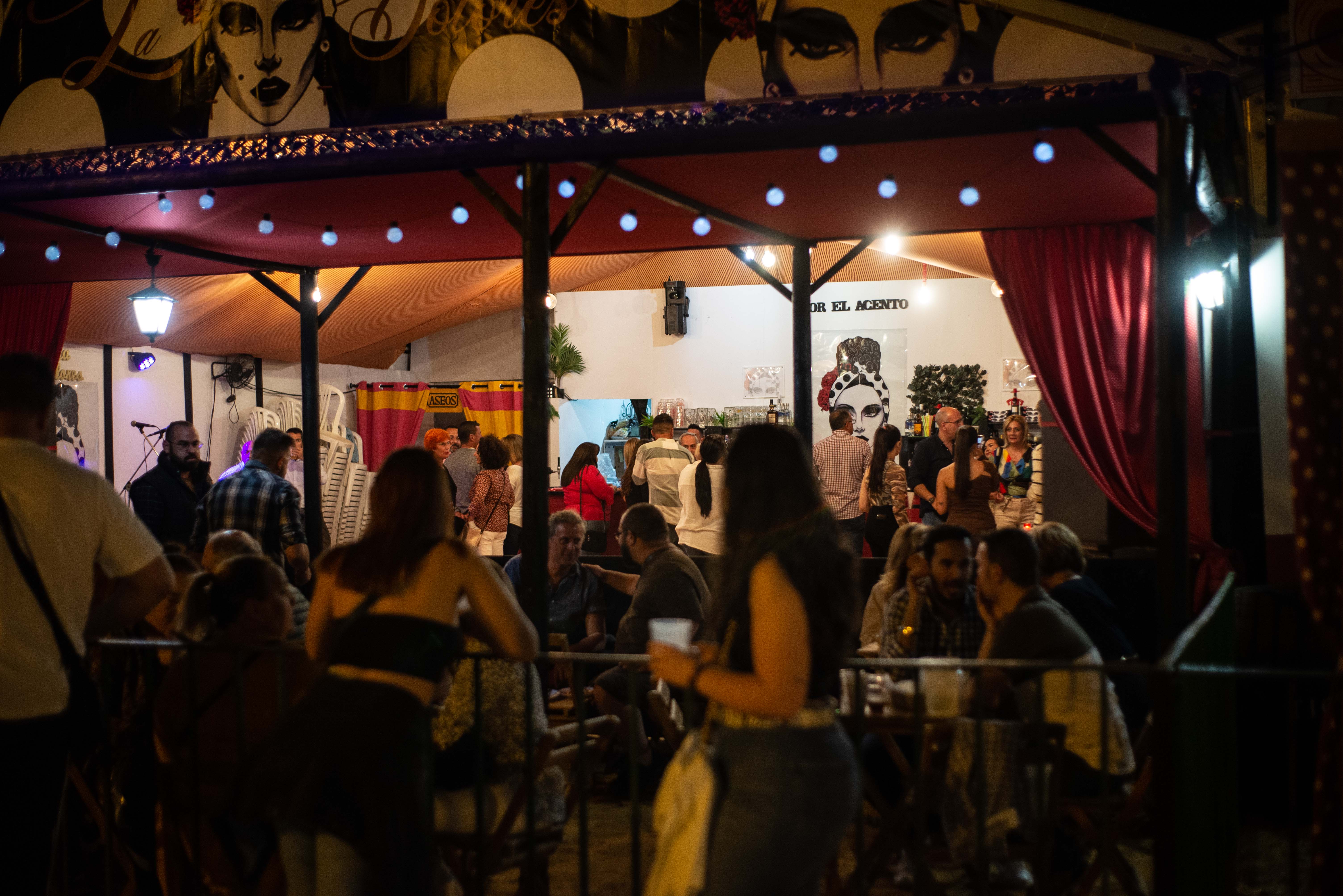 Ambiente en una de las casetas. 