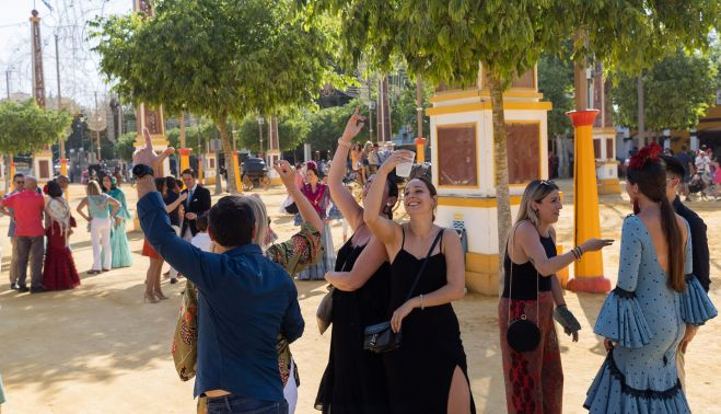 Ambiente del lunes en la el Real de la Feria del Caballo 2022